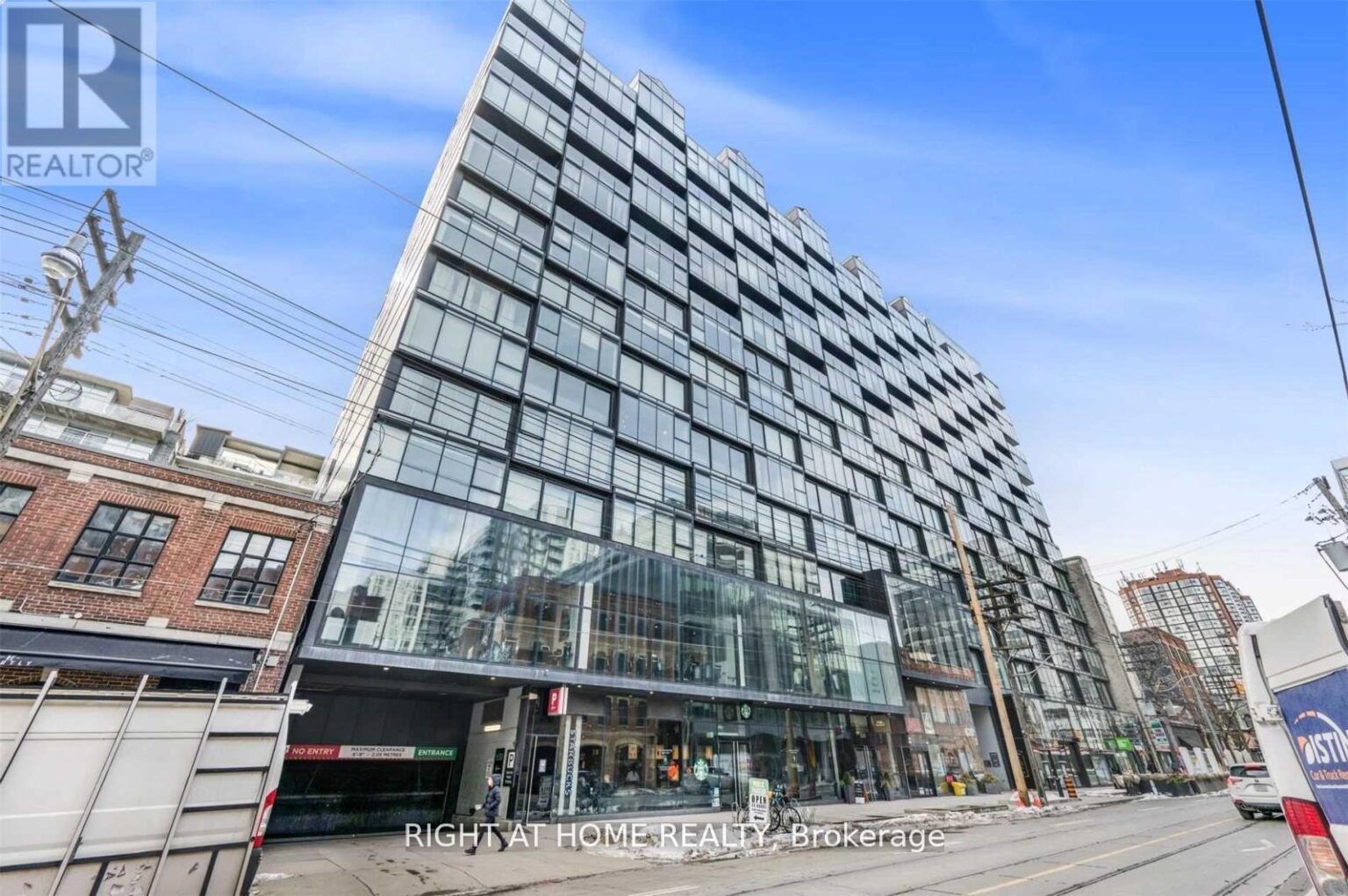 629 King St W 23 Property Photo 1