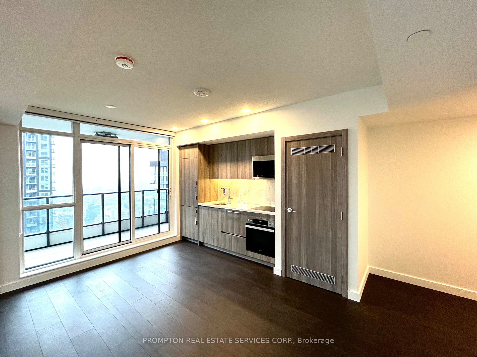 38 Widmer St 6 Property Photo 1