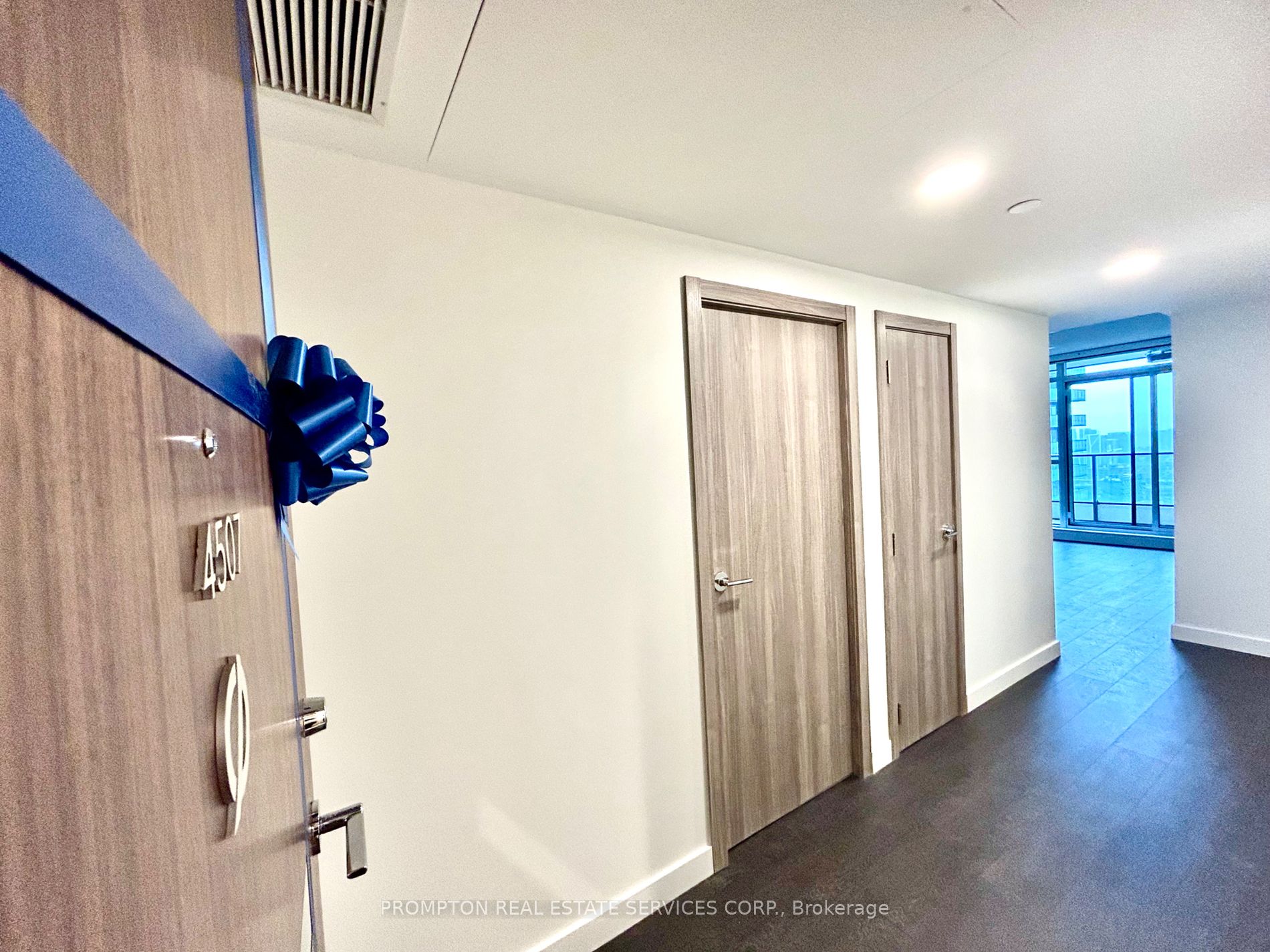 38 Widmer St 6 Property Photo 2