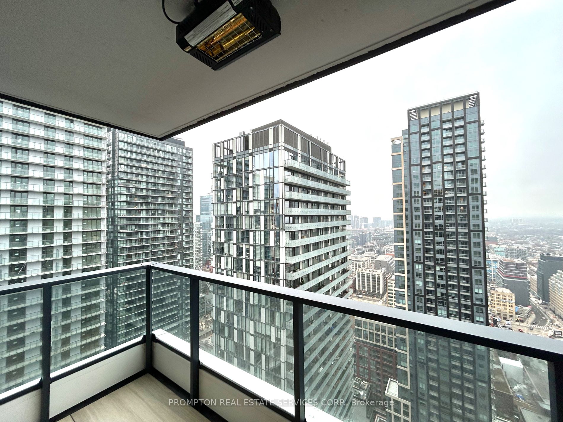 38 Widmer St 6 Property Photo 8