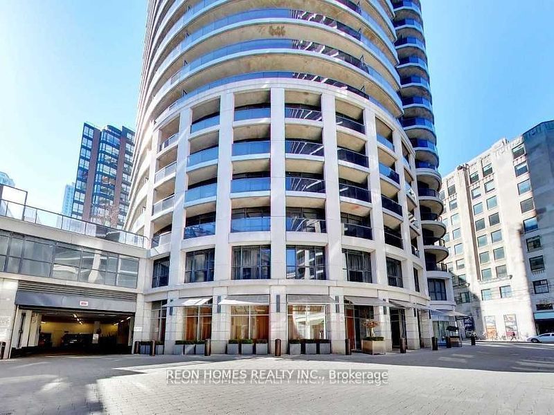 21 Carlton St 02 Property Photo 1