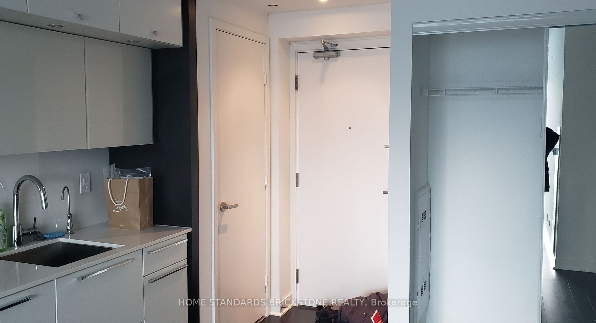 15 Grenville St 2 Property Photo 1