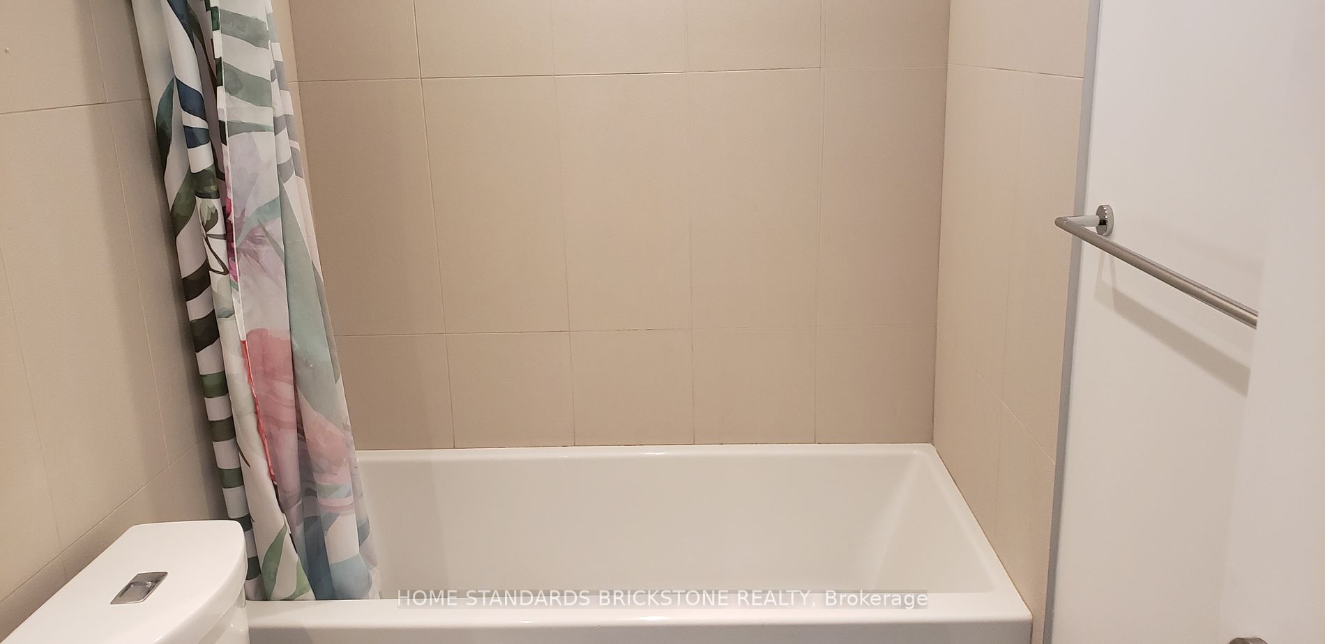 15 Grenville St 2 Property Photo 6