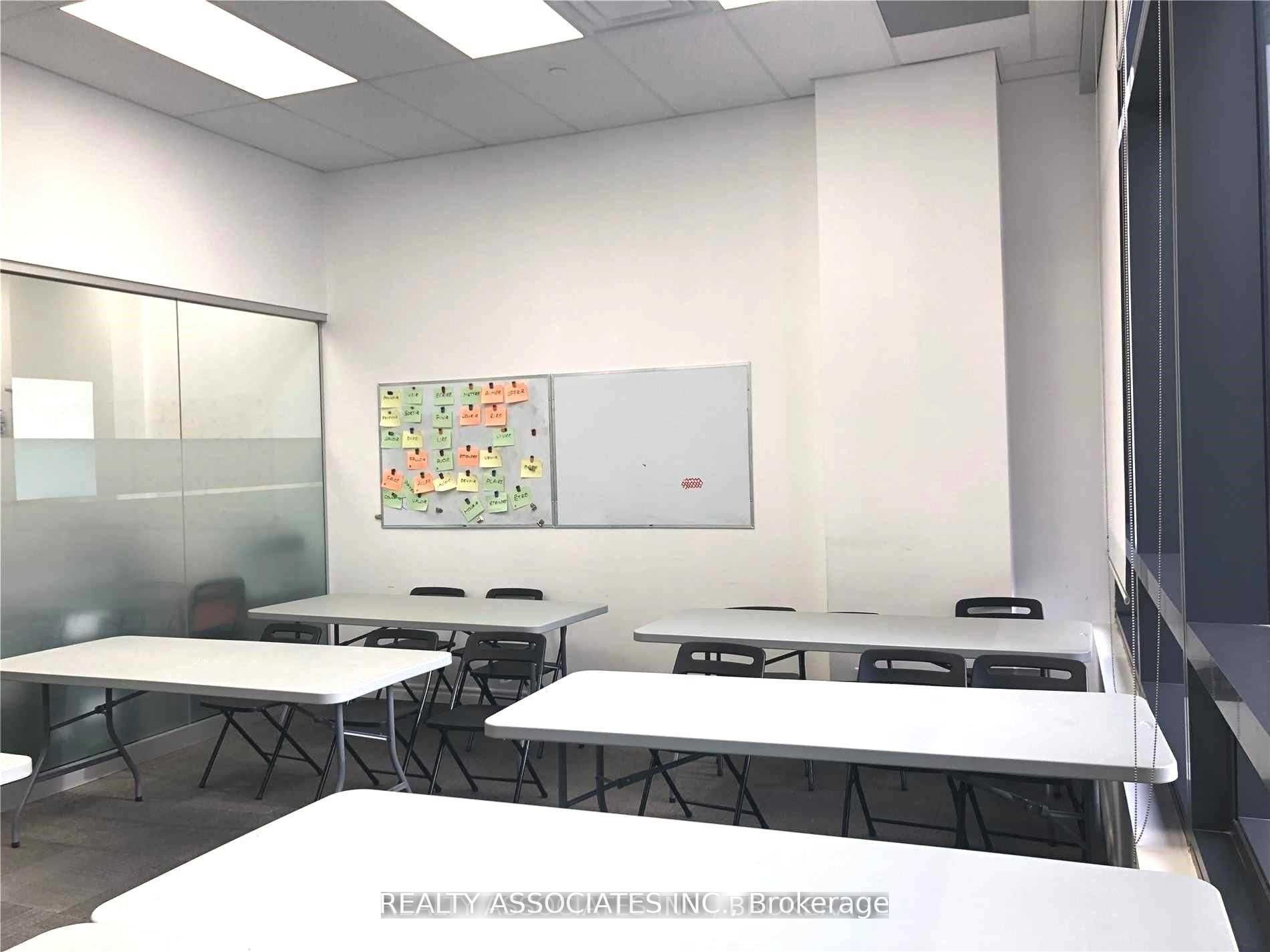 4789 Yonge St Property Photo 6