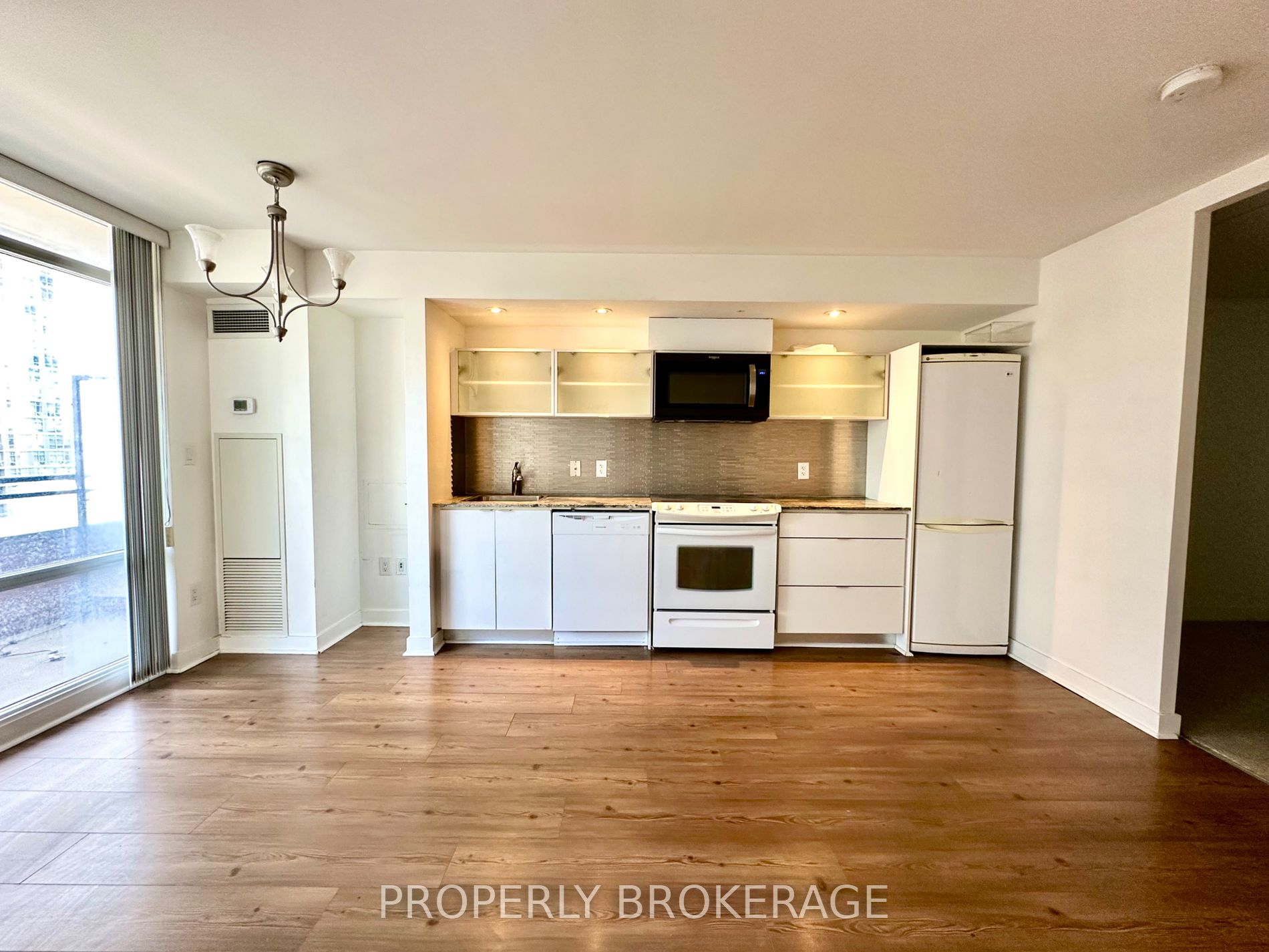 4k Spadina Ave 13 Property Photo 25