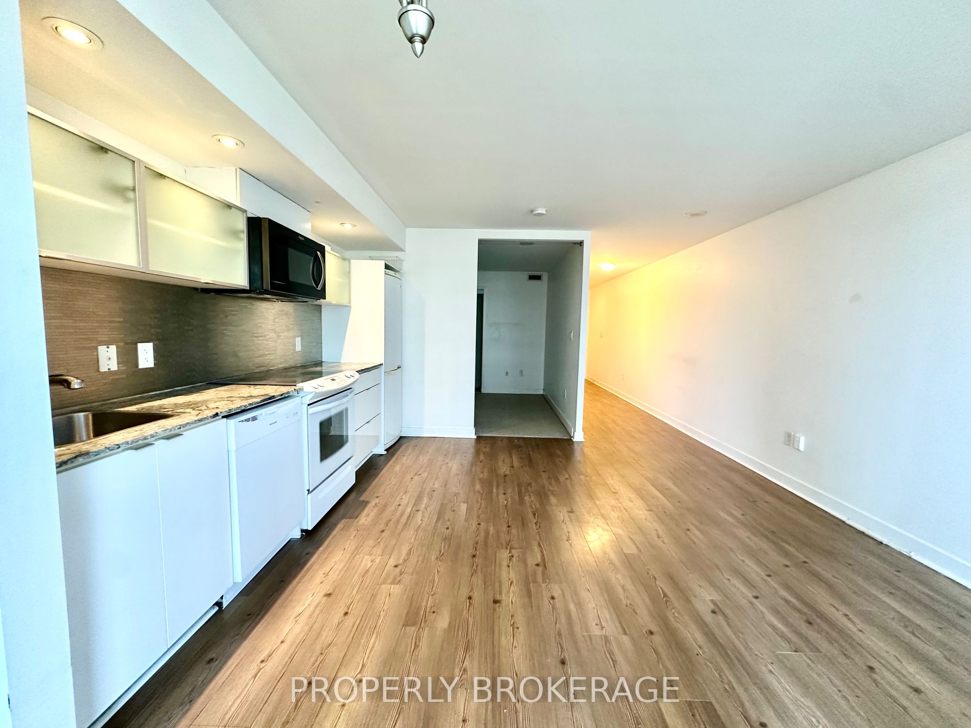 4k Spadina Ave 13 Property Photo 26