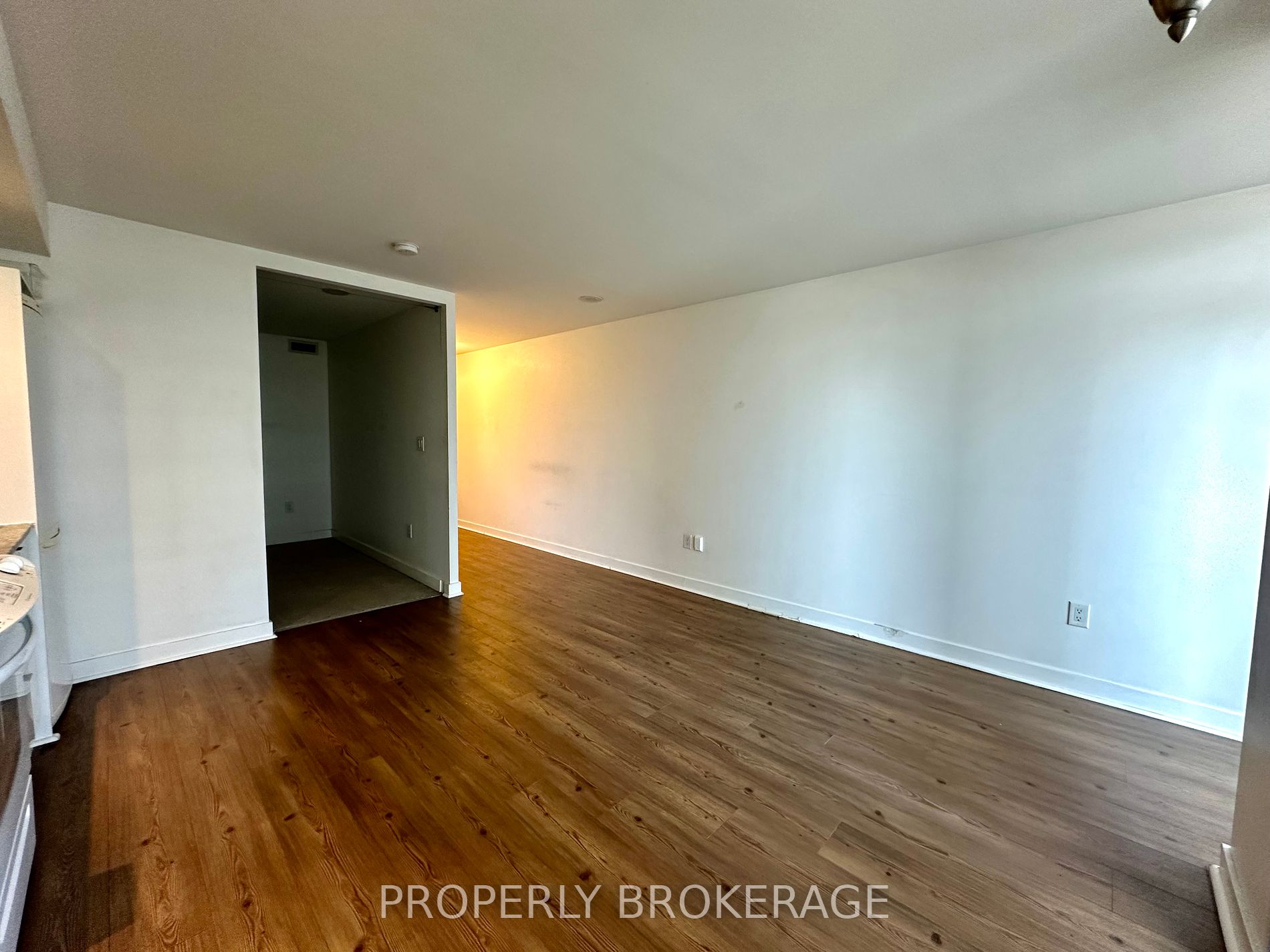 4k Spadina Ave 13 Property Photo 27