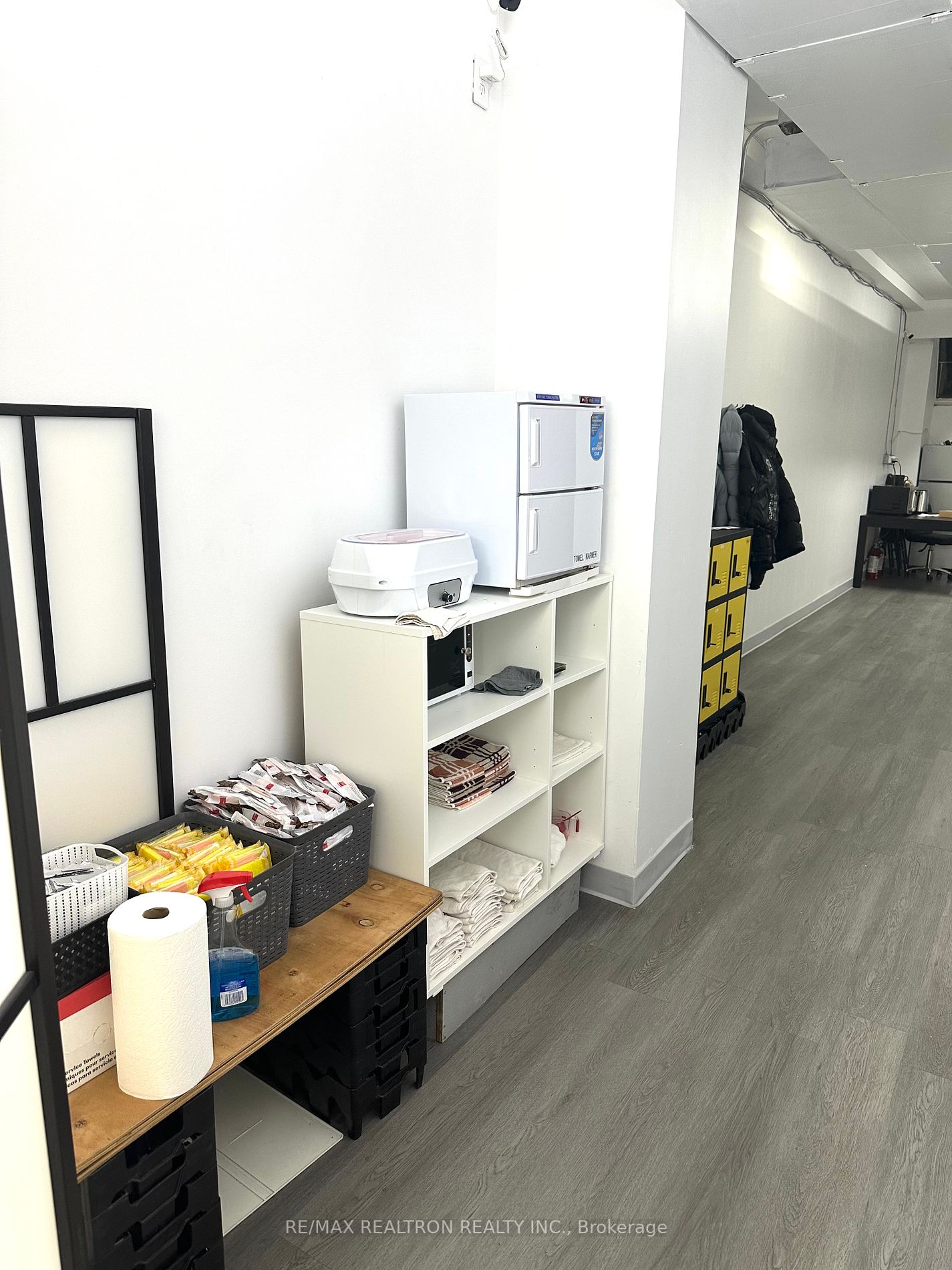 504 Yonge St Property Photo 14