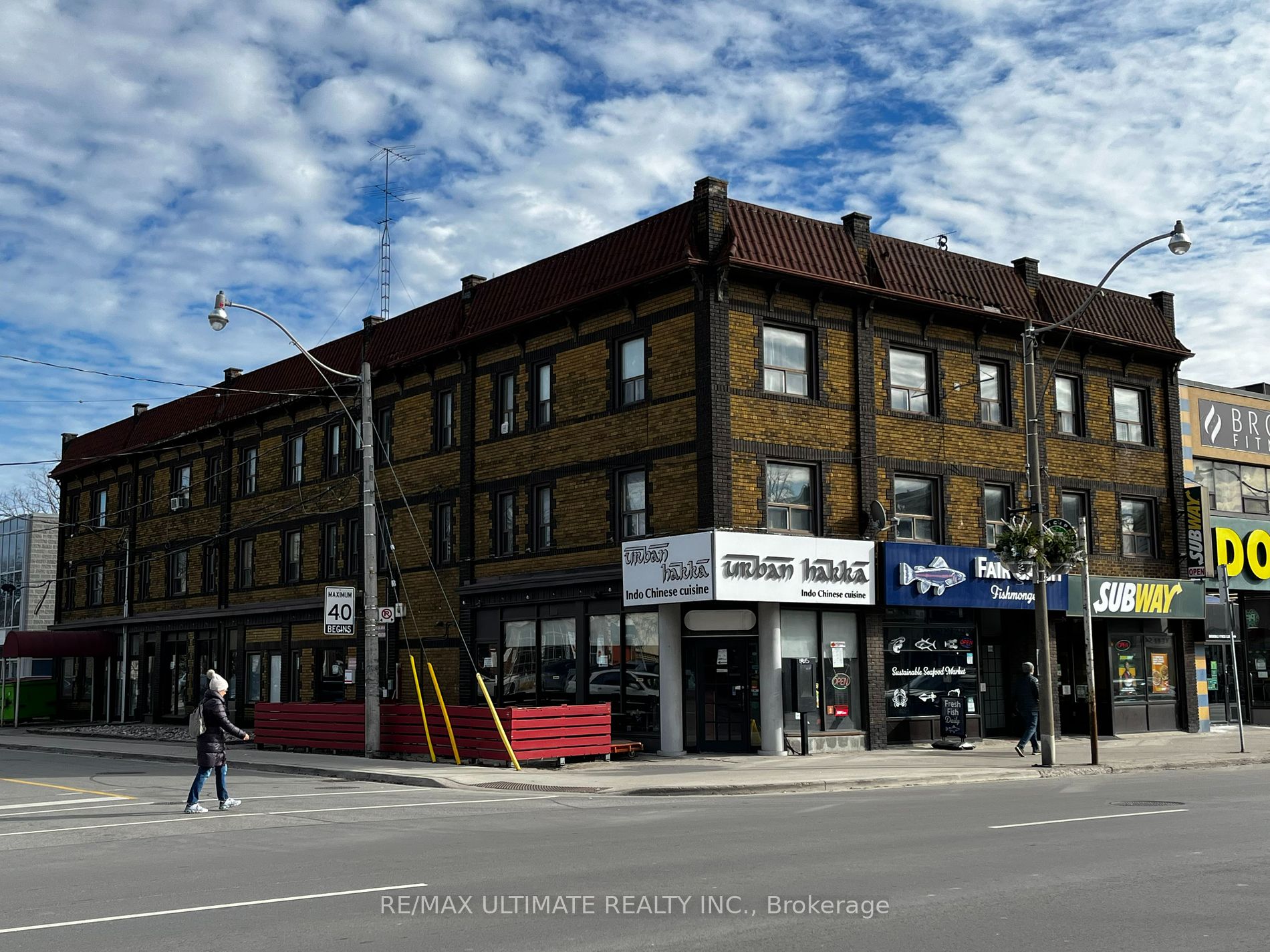3295* Yonge St Property Photo