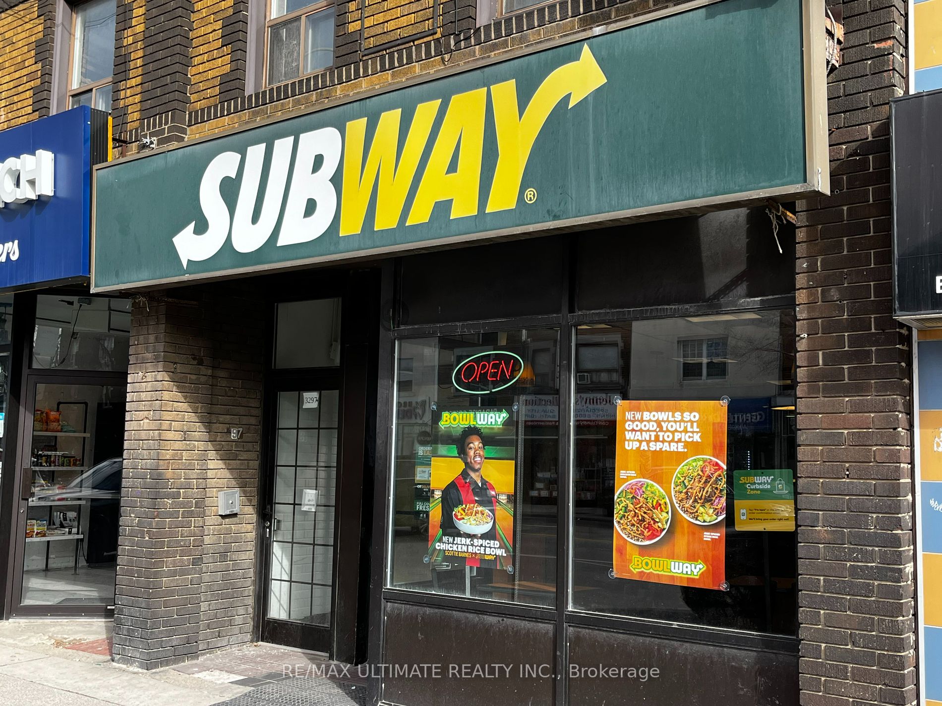 3295* Yonge St Property Photo 5