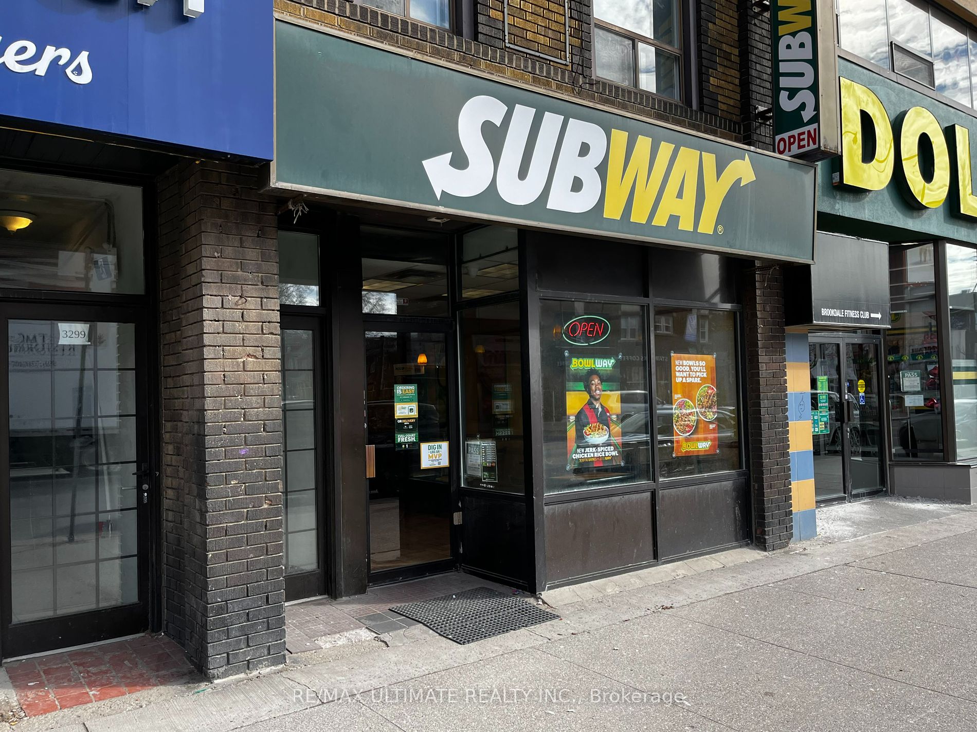 3295* Yonge St Property Photo 6