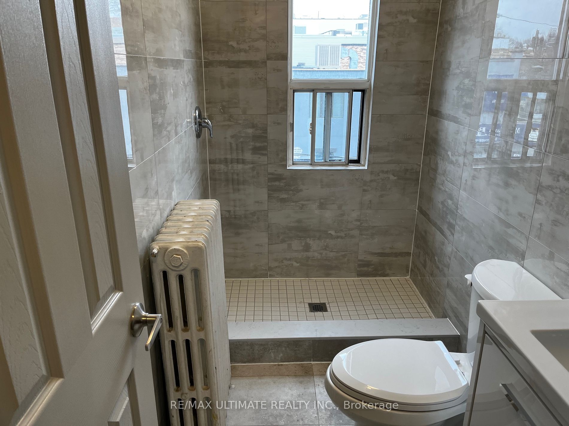 3295* Yonge St Property Photo 25