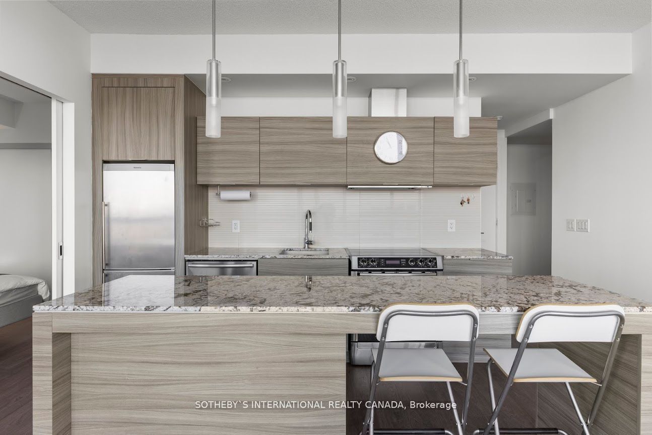#3007 - 8 Charlotte Street Property Photo 4