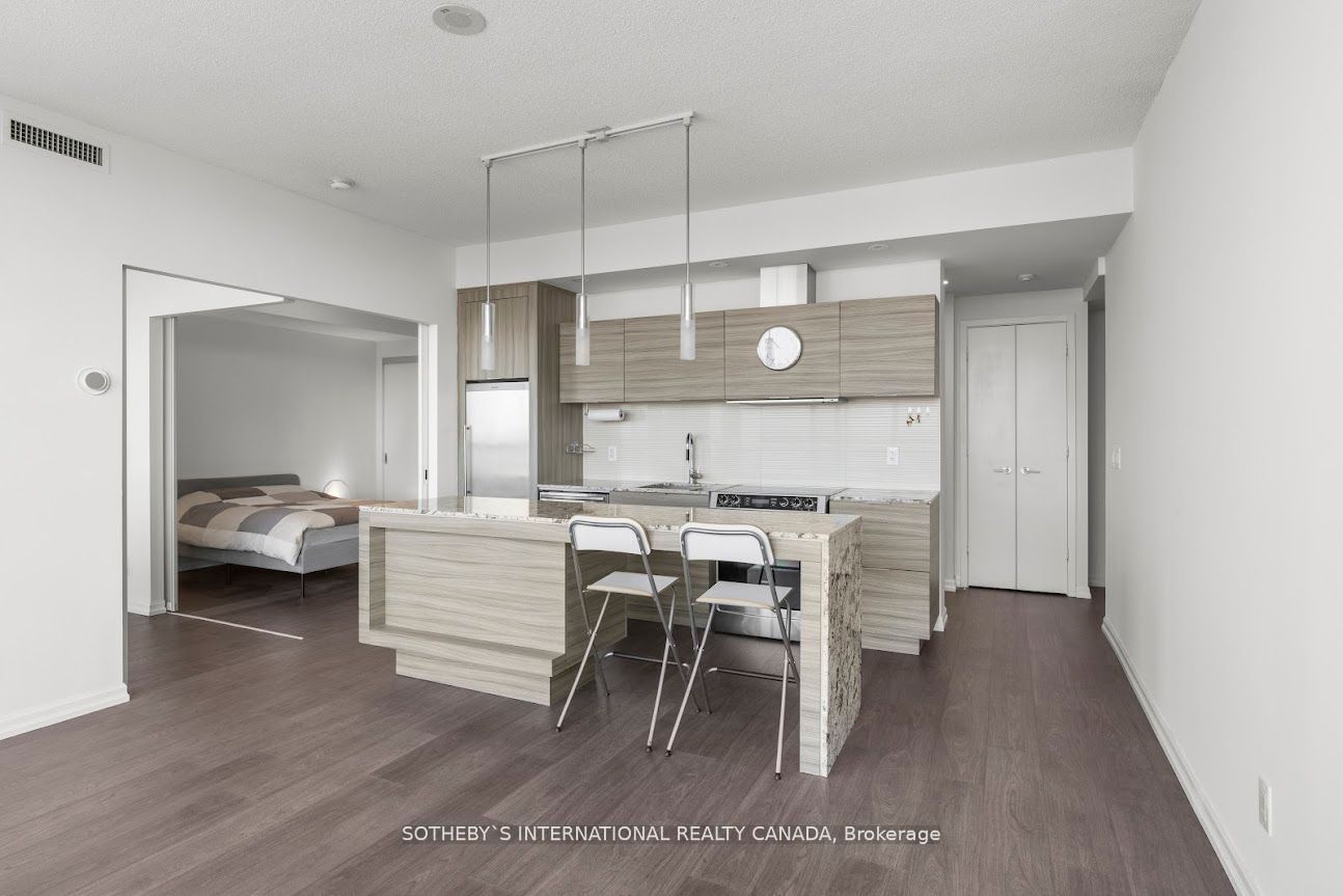 #3007 - 8 Charlotte Street Property Photo 5