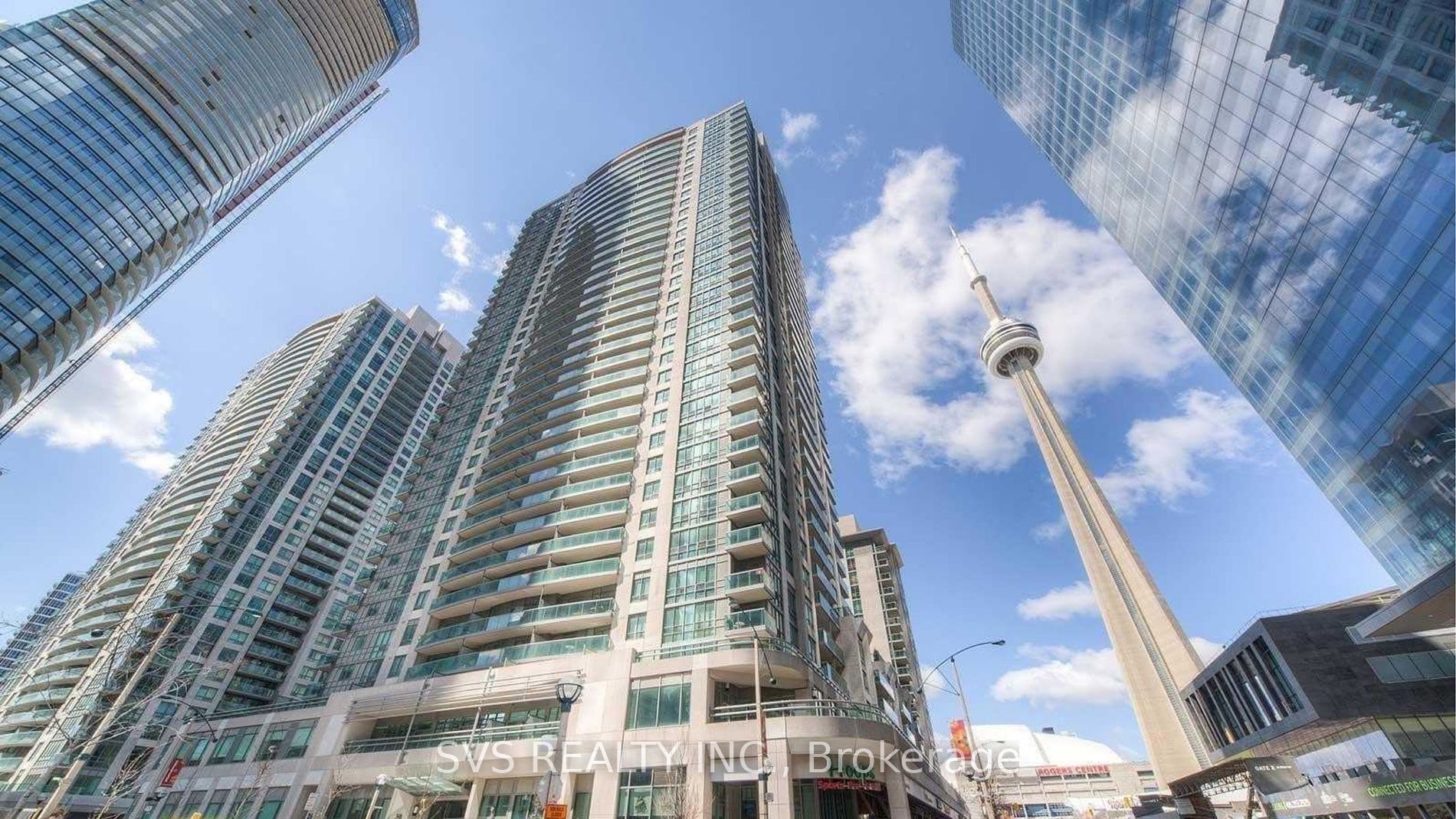 30 Grand Trunk Cres 4 Property Photo 1