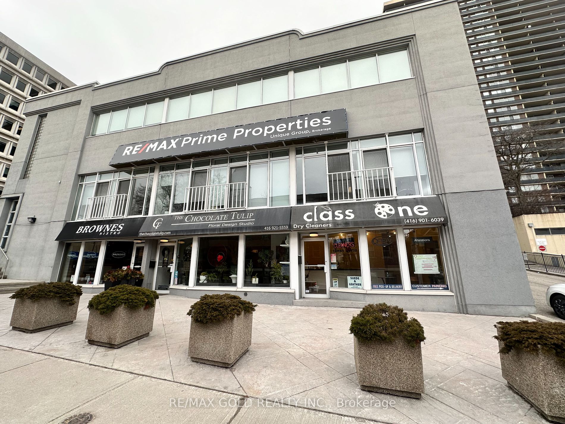 1251 Yonge St Property Photo