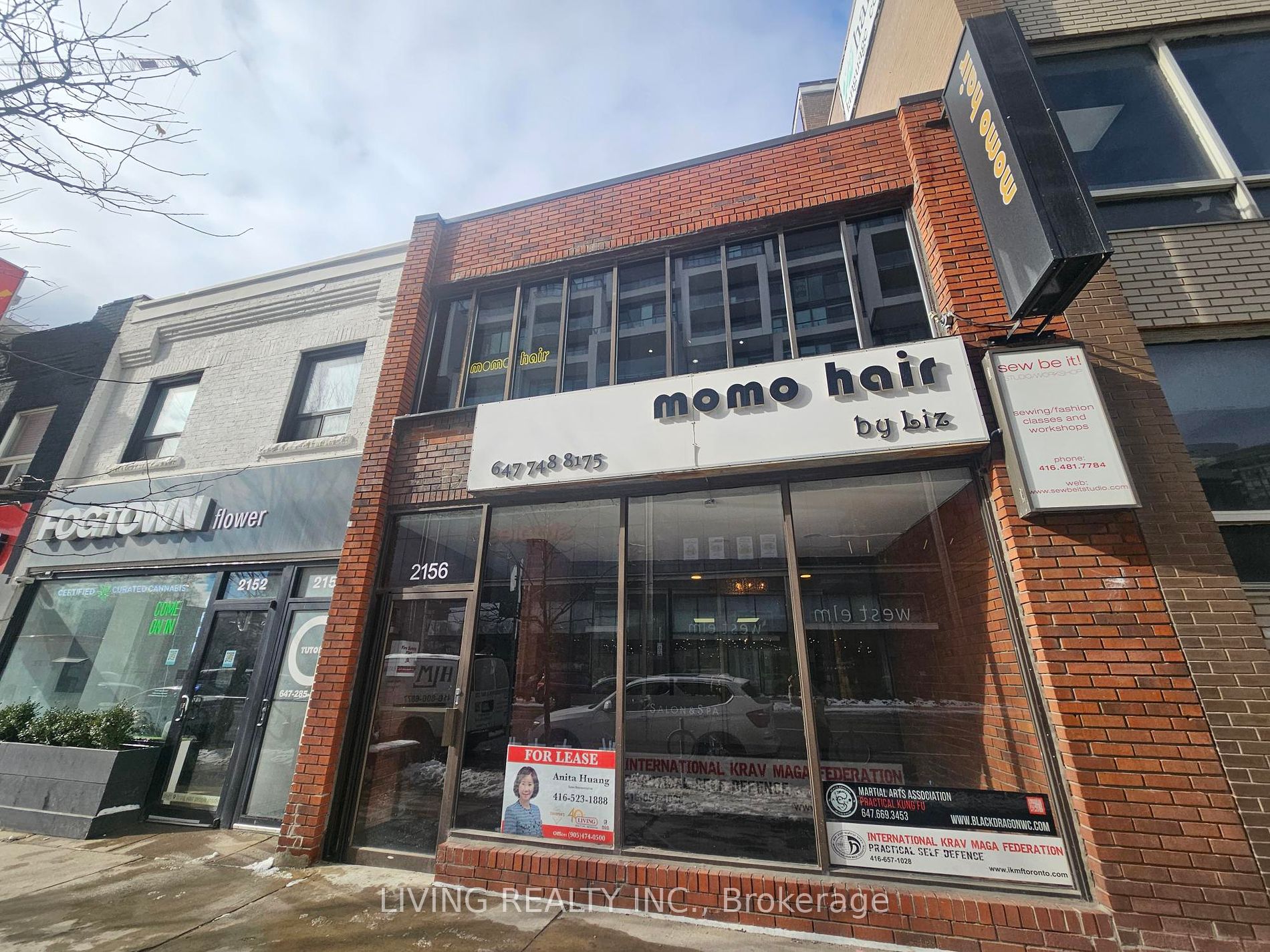 2156 Yonge St Property Photo 2