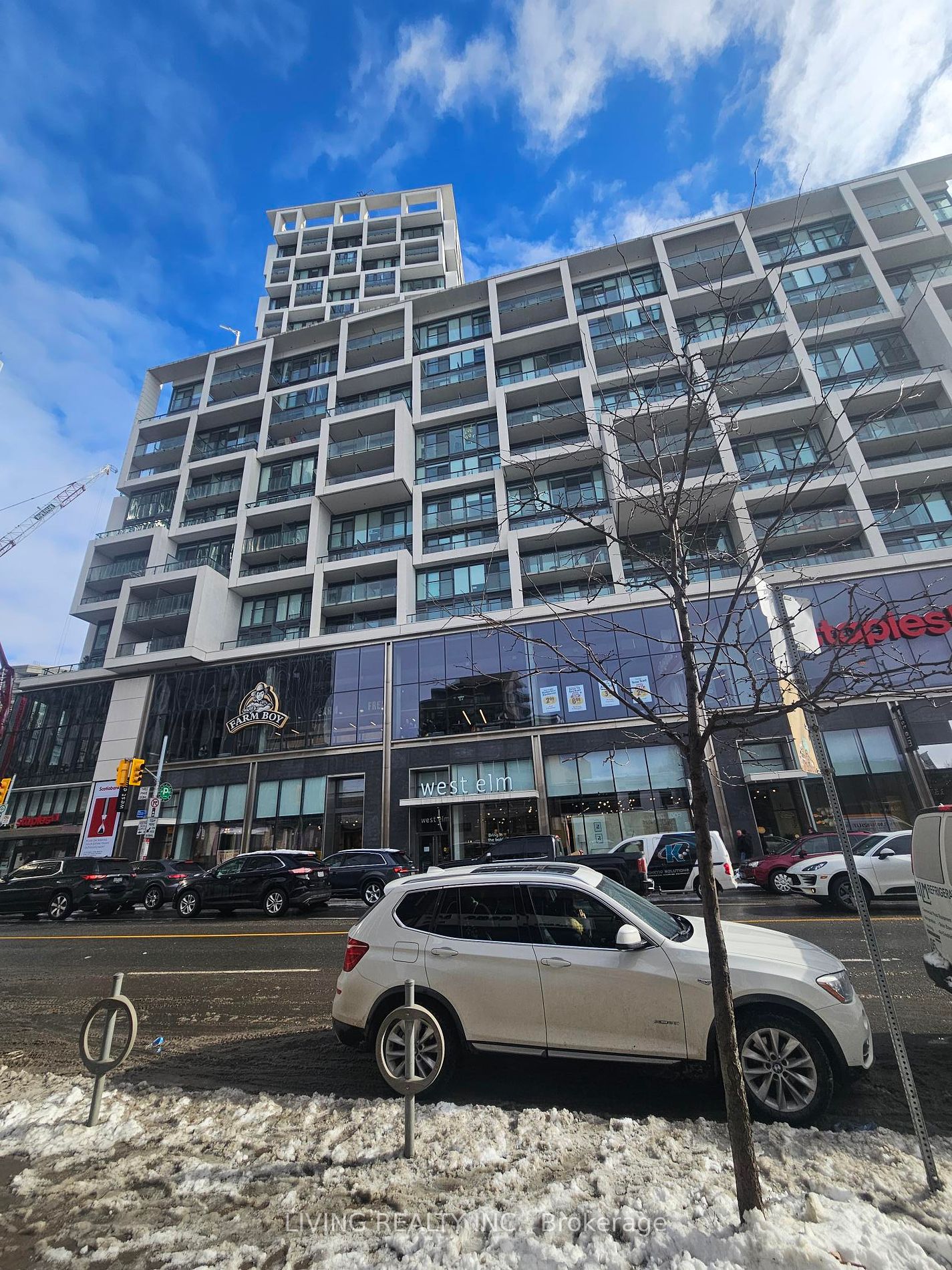 2156 Yonge St Property Photo 4