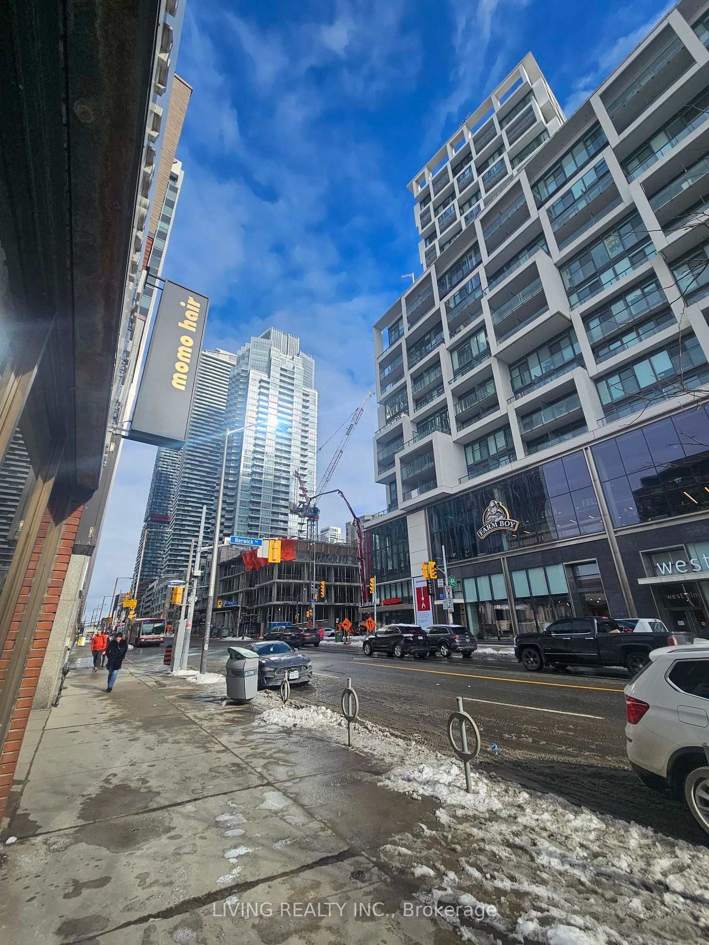 2156 Yonge St Property Photo 5
