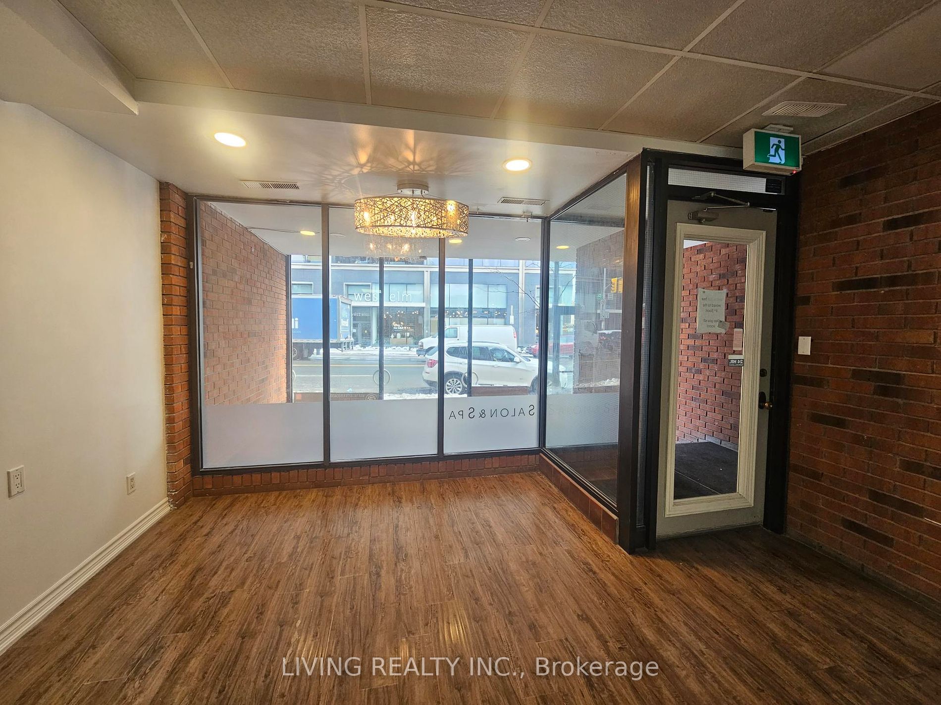 2156 Yonge St Property Photo 8