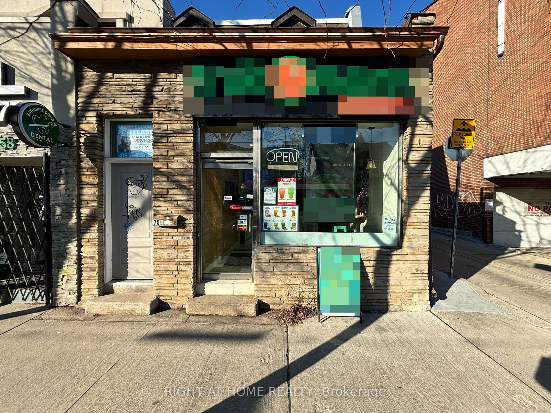756 Dundas St W Property Photo 1