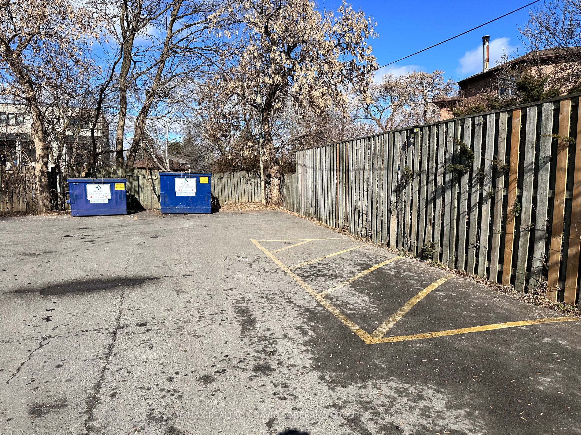 818 Sheppard Ave W Property Photo 3