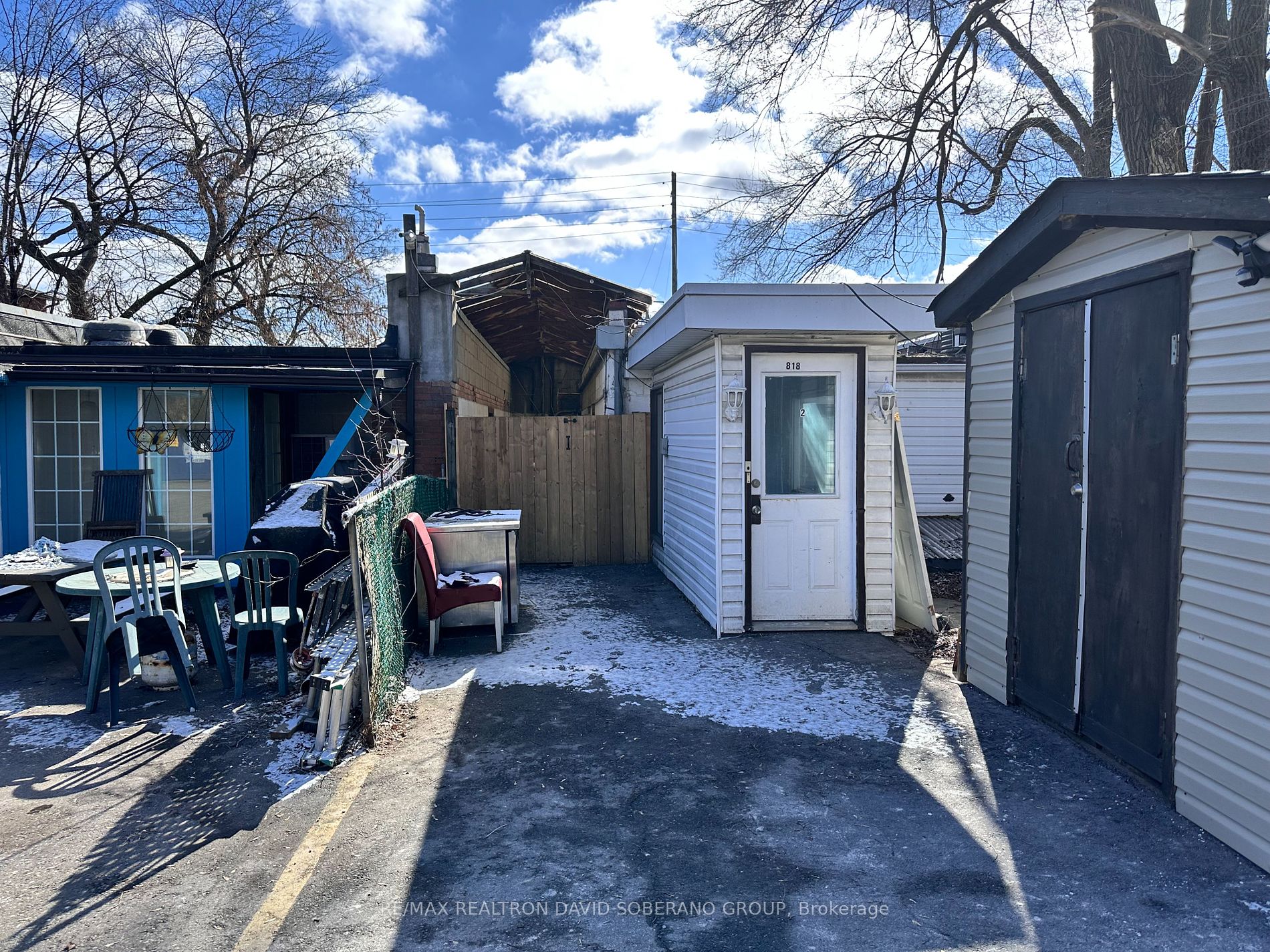 818 Sheppard Ave W Property Photo 4