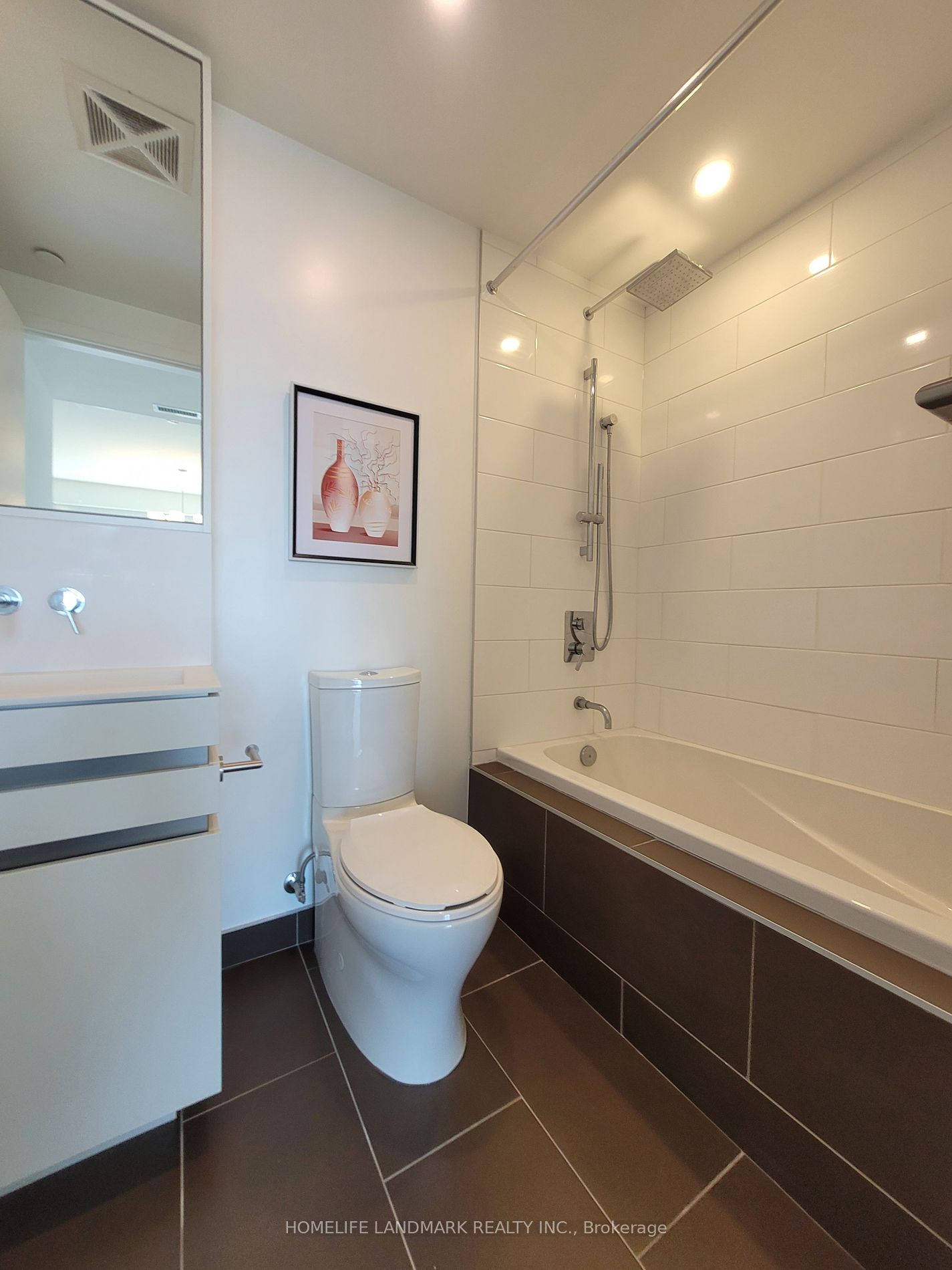 197 Yonge St 08 Property Photo 10