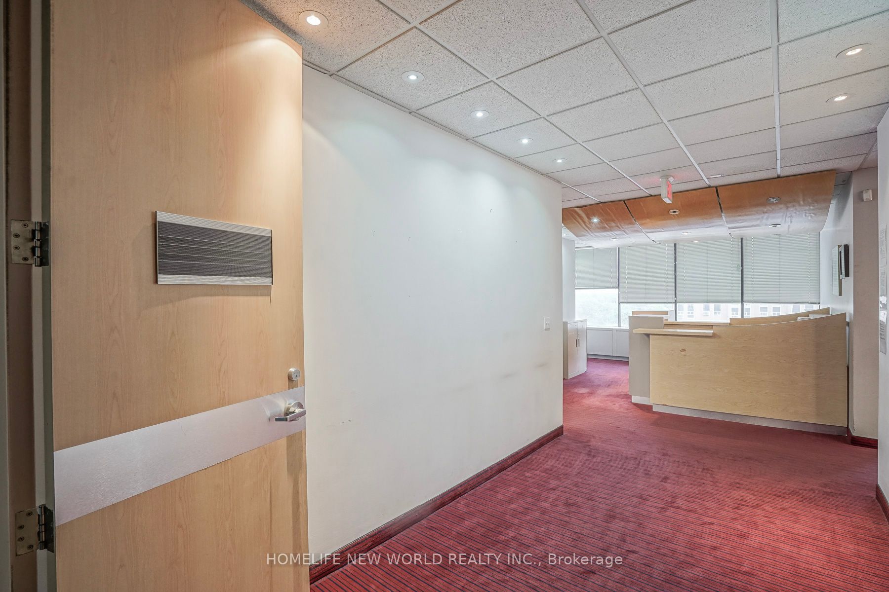 920 Yonge St Property Photo 4