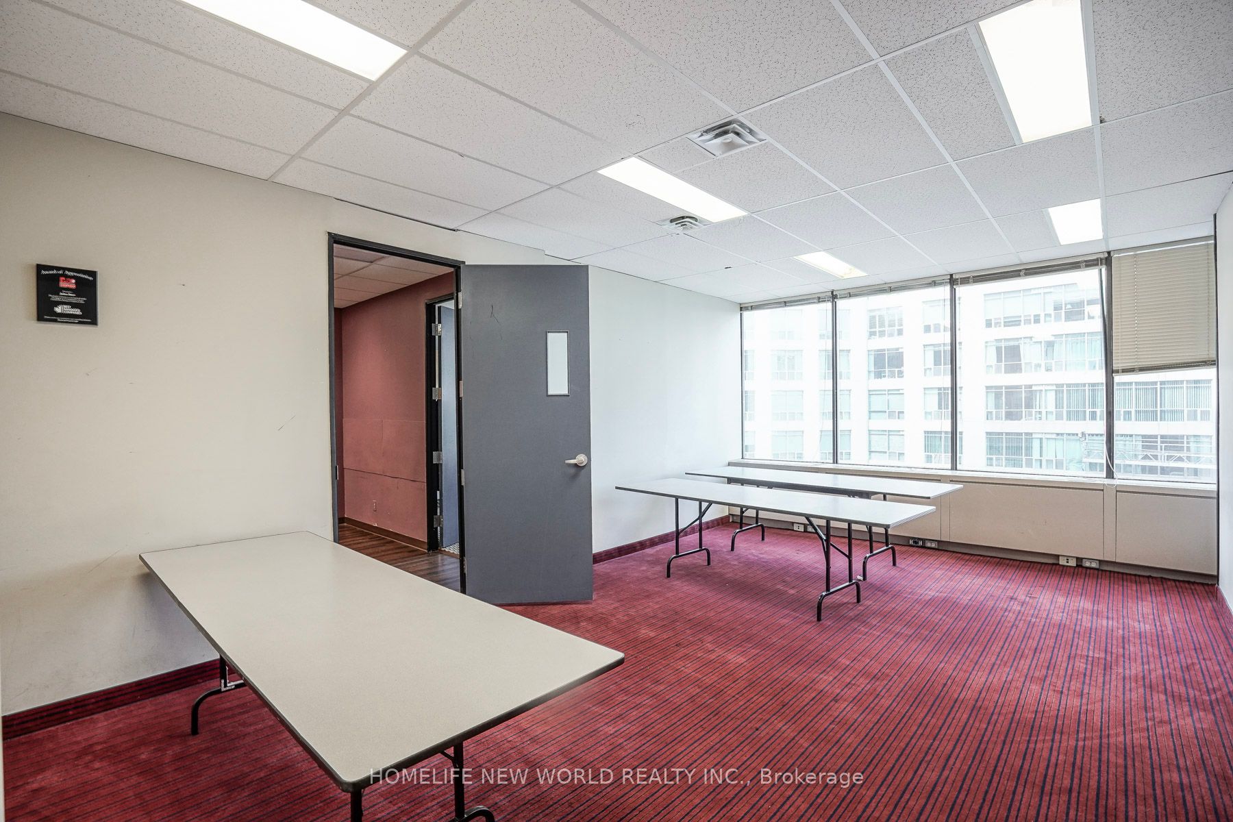 920 Yonge St Property Photo 12