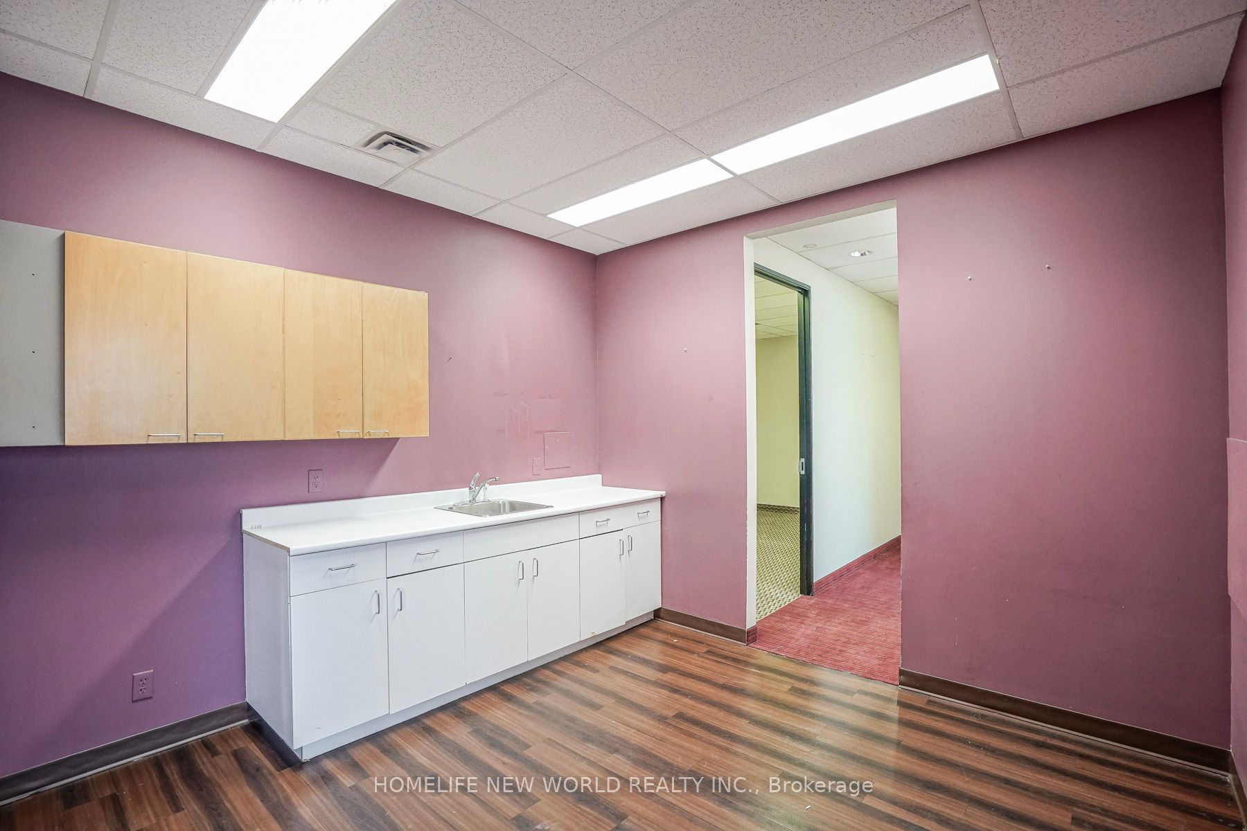 920 Yonge St Property Photo 13
