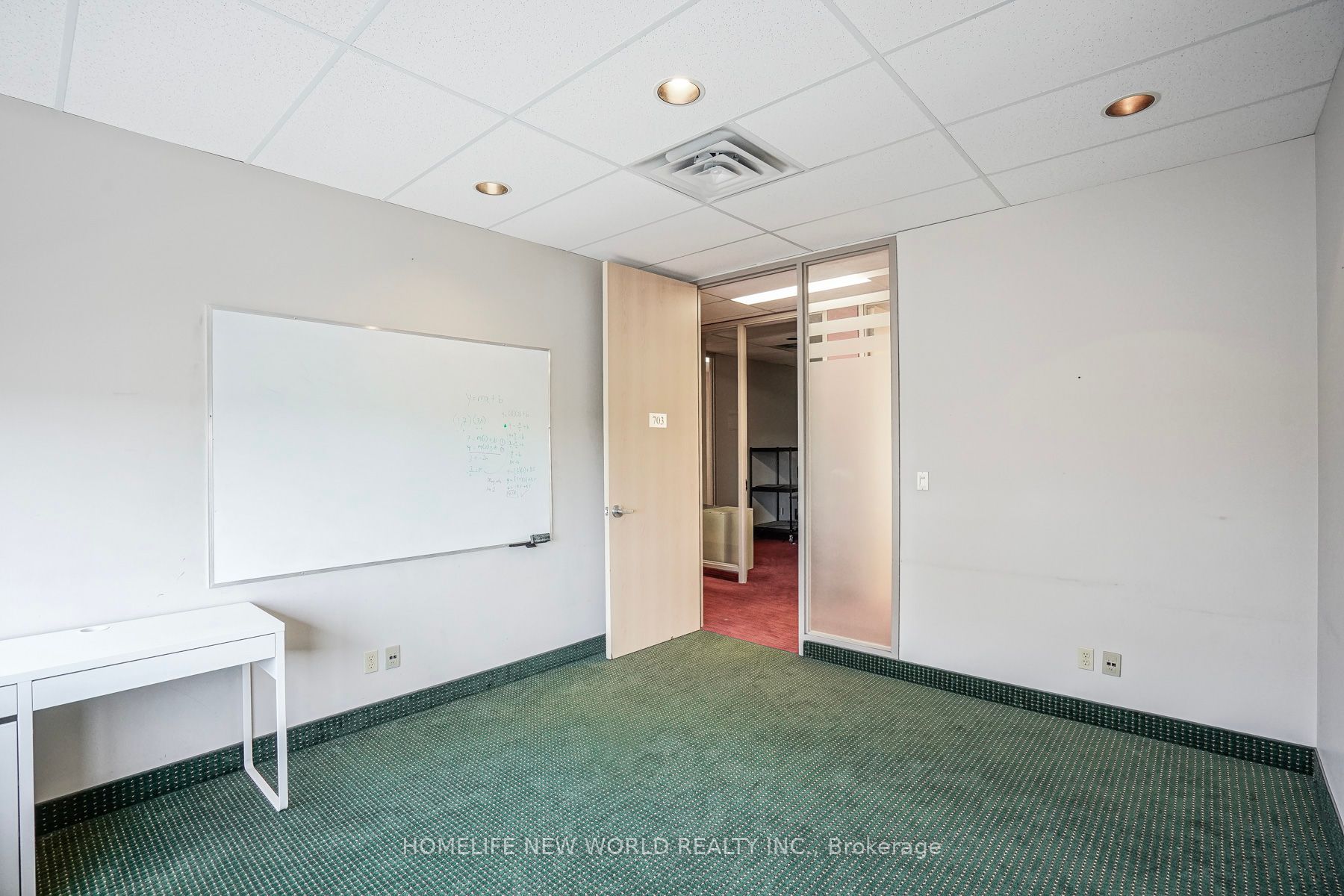 920 Yonge St Property Photo 33