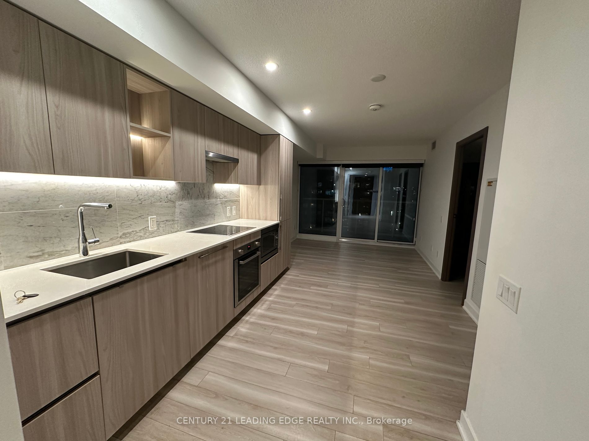 17 Bathurst St 09 Property Photo 1