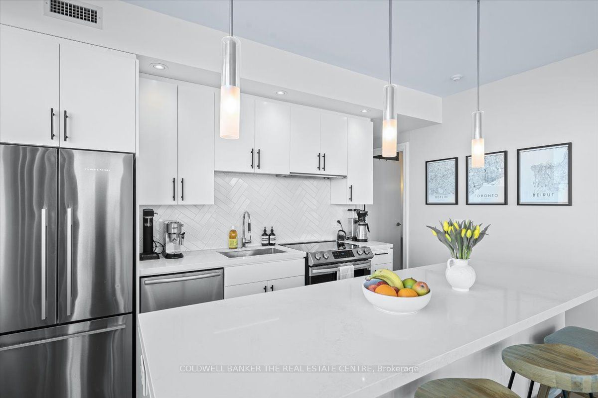 8 Charlotte St 02 Property Photo 3