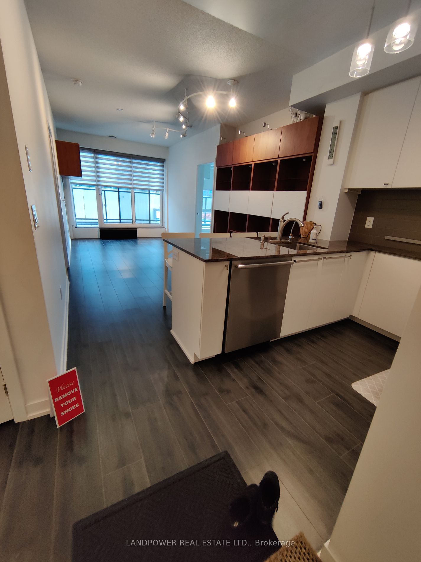 18 Rean Dr 5 Property Photo 2