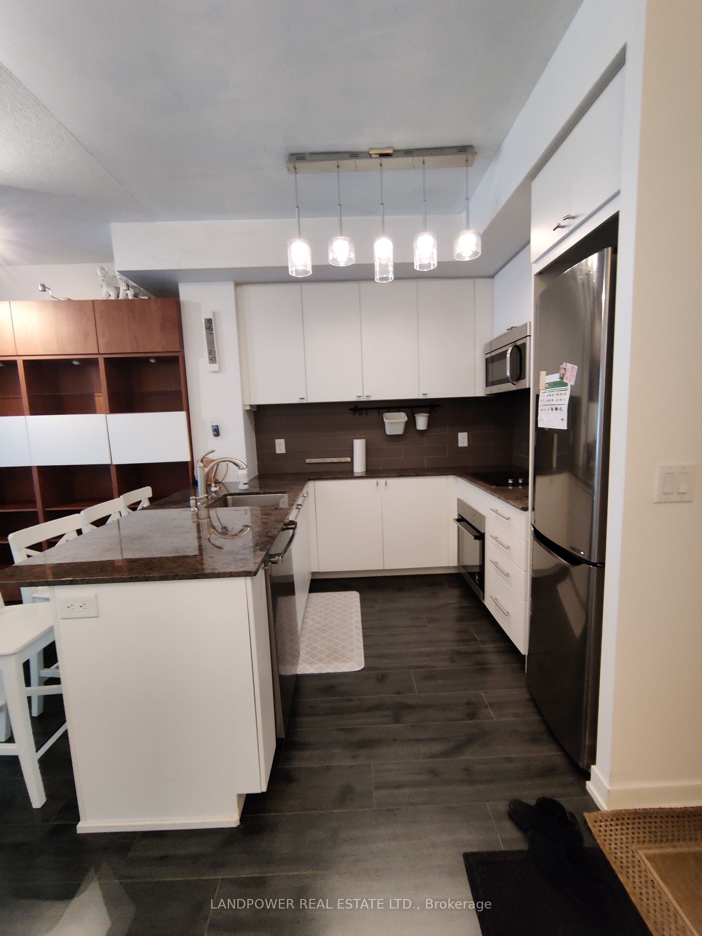 18 Rean Dr 5 Property Photo 3
