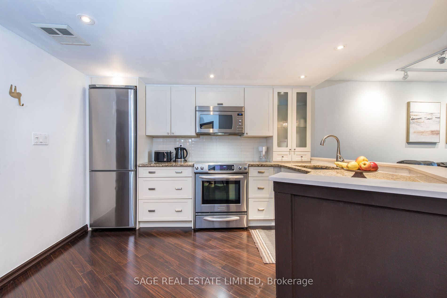 77 Maitland Pl 03 Property Photo 1