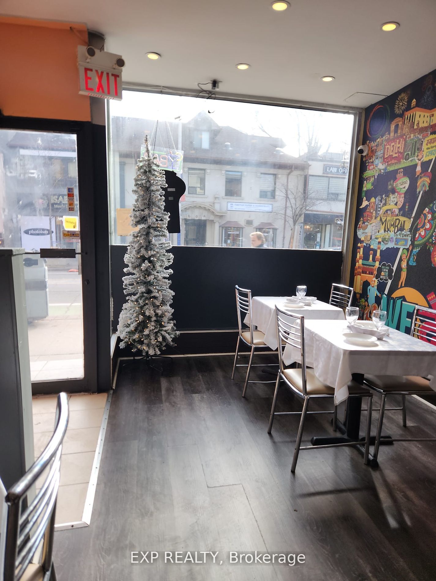 606 Bloor St W Property Photo 10