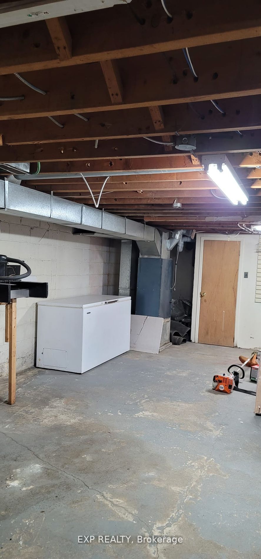 606 Bloor St W Property Photo 19