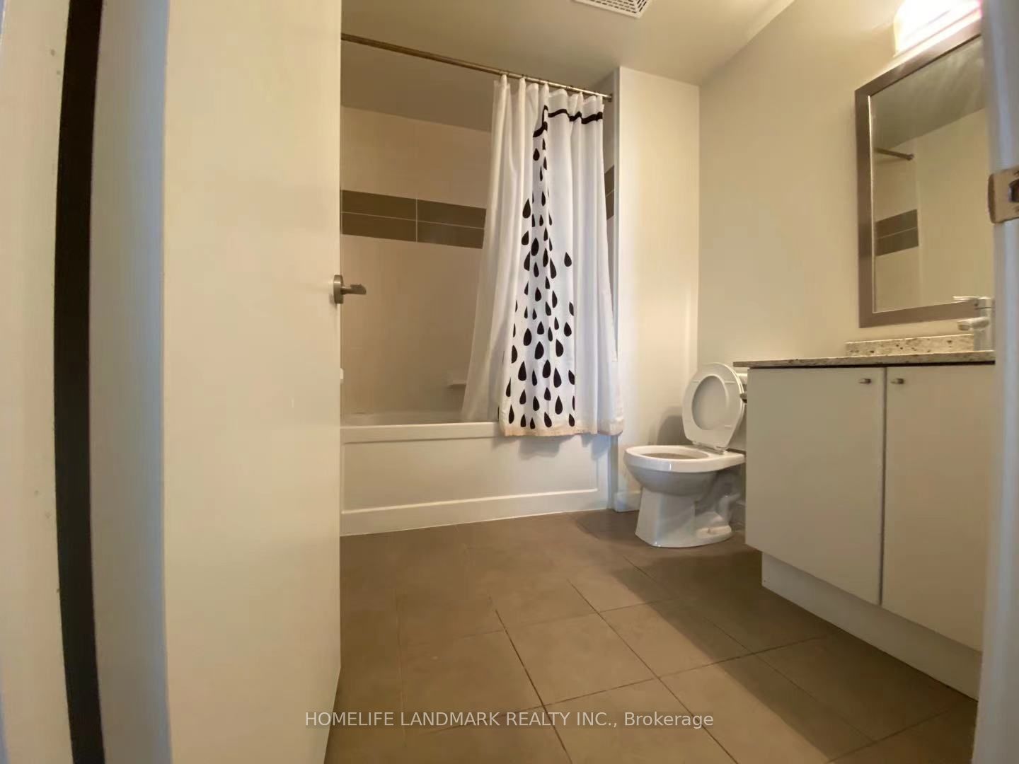 33 Bay St 07 Property Photo 1