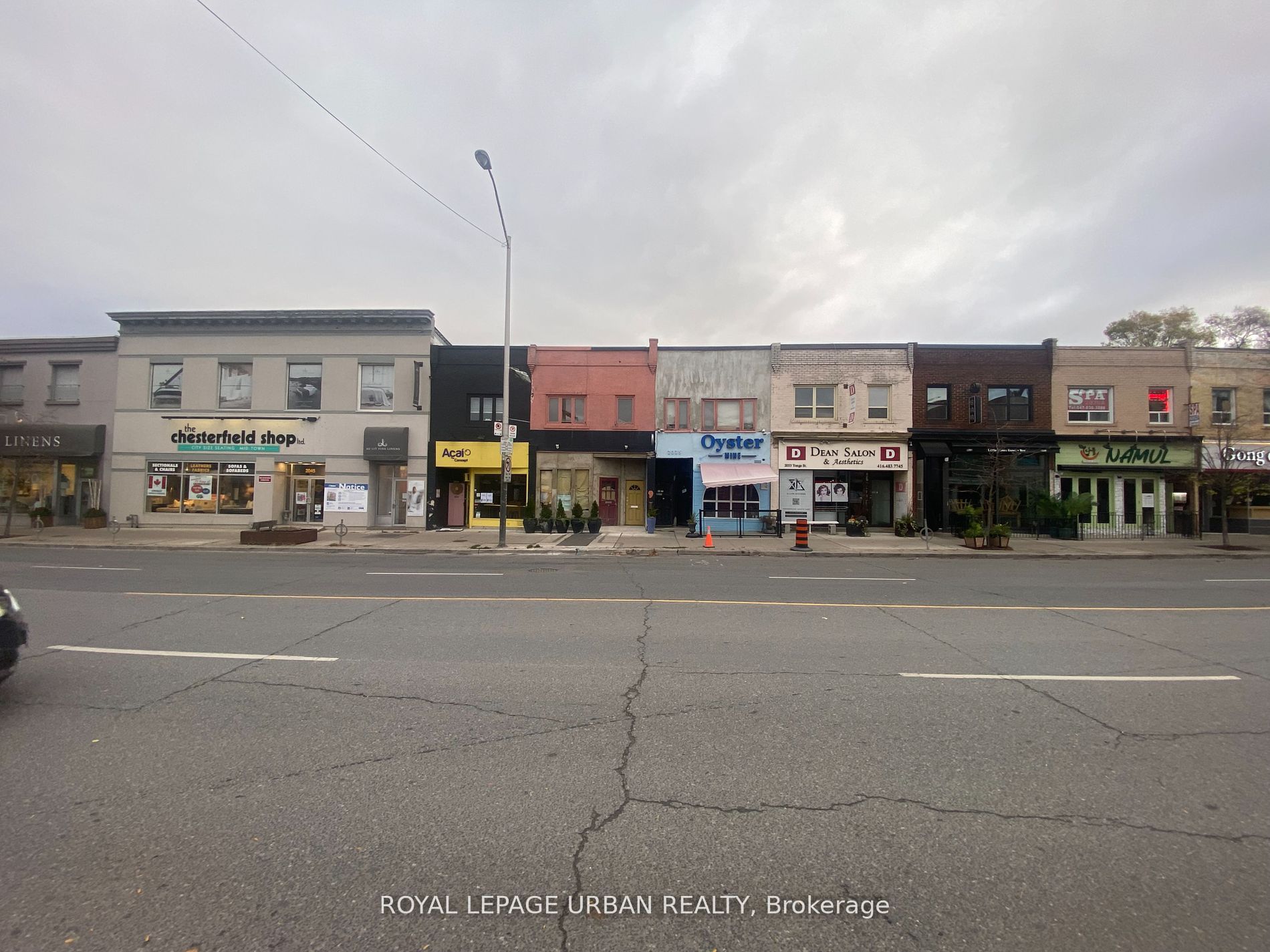2035 Yonge St Property Photo 5