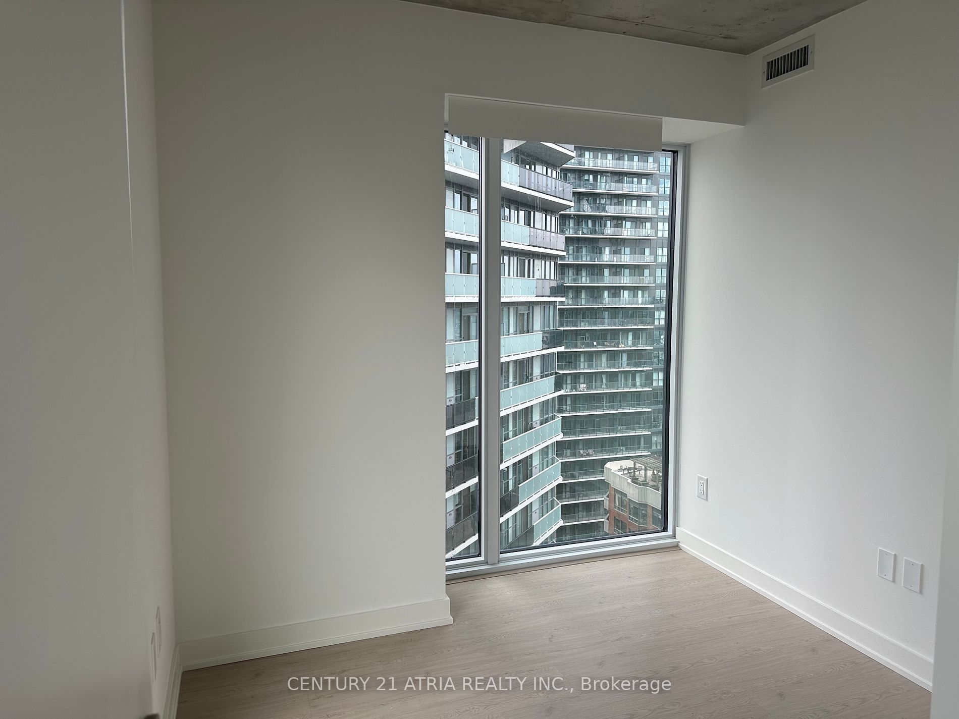 65 Mutual St 06 Property Photo 10