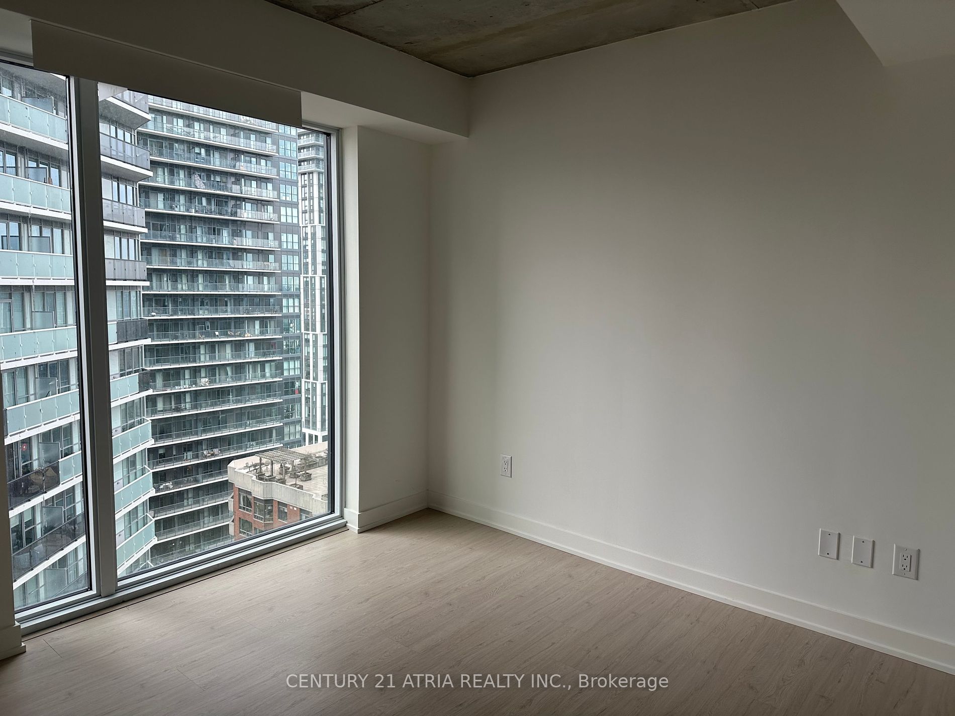 65 Mutual St 06 Property Photo 12