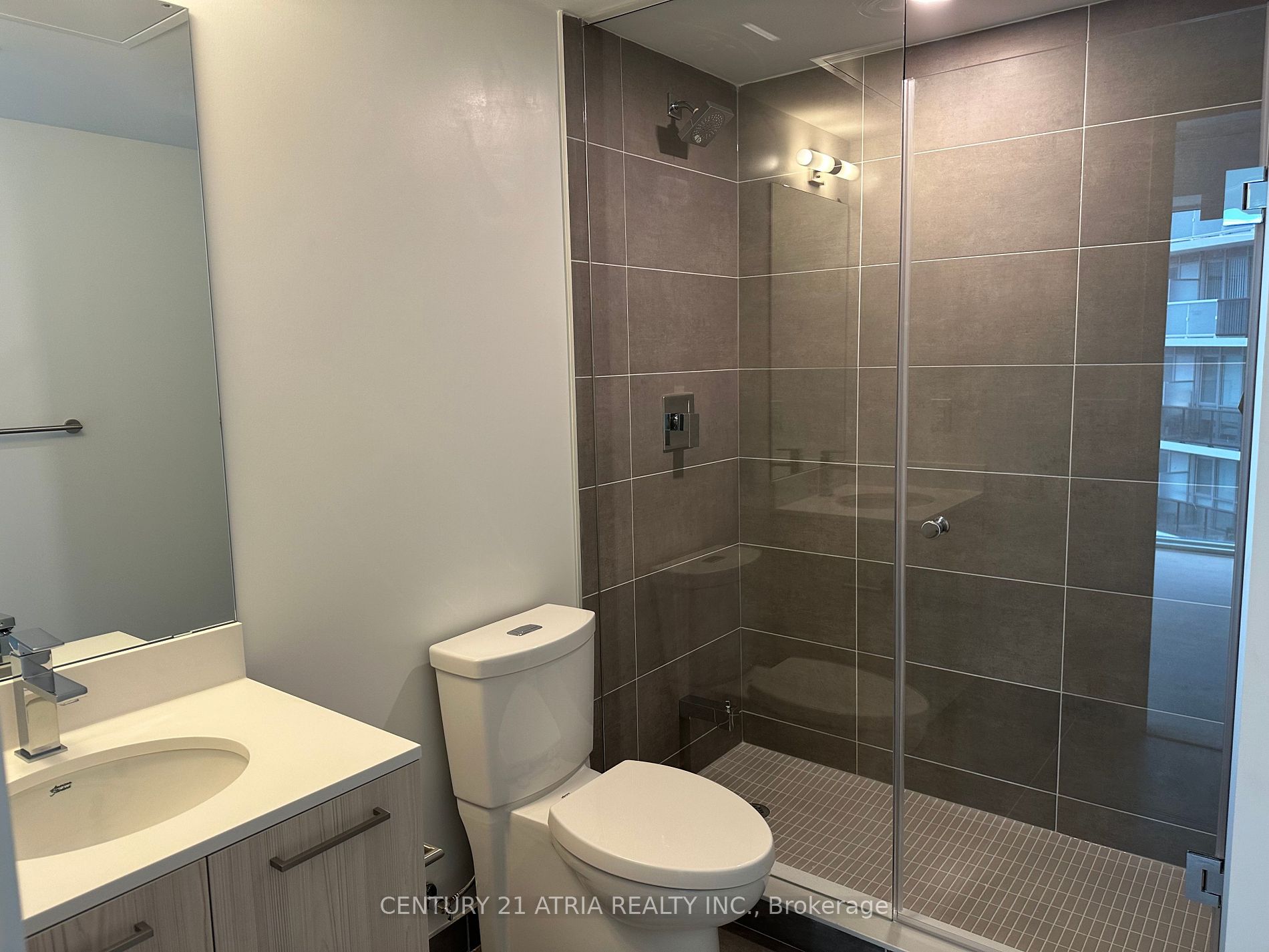 65 Mutual St 06 Property Photo 18
