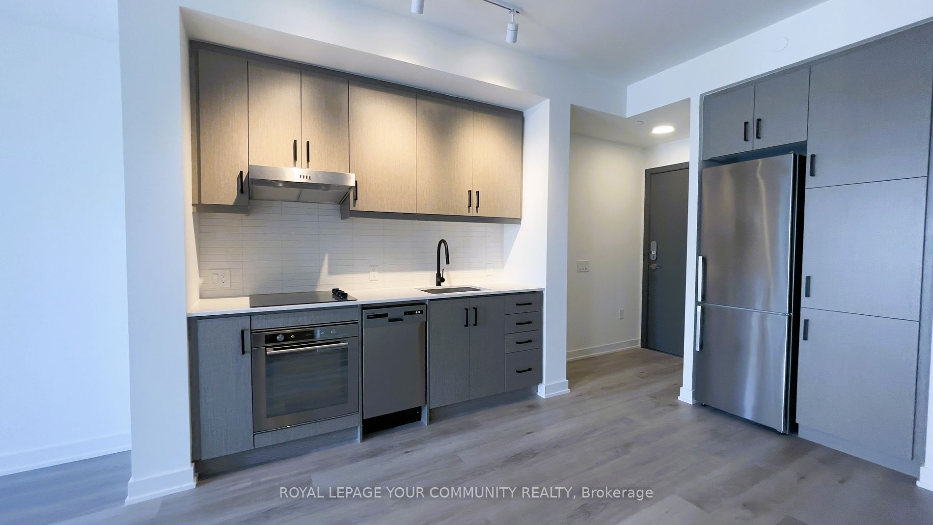 9 Tecumseth St 18 Property Photo 5