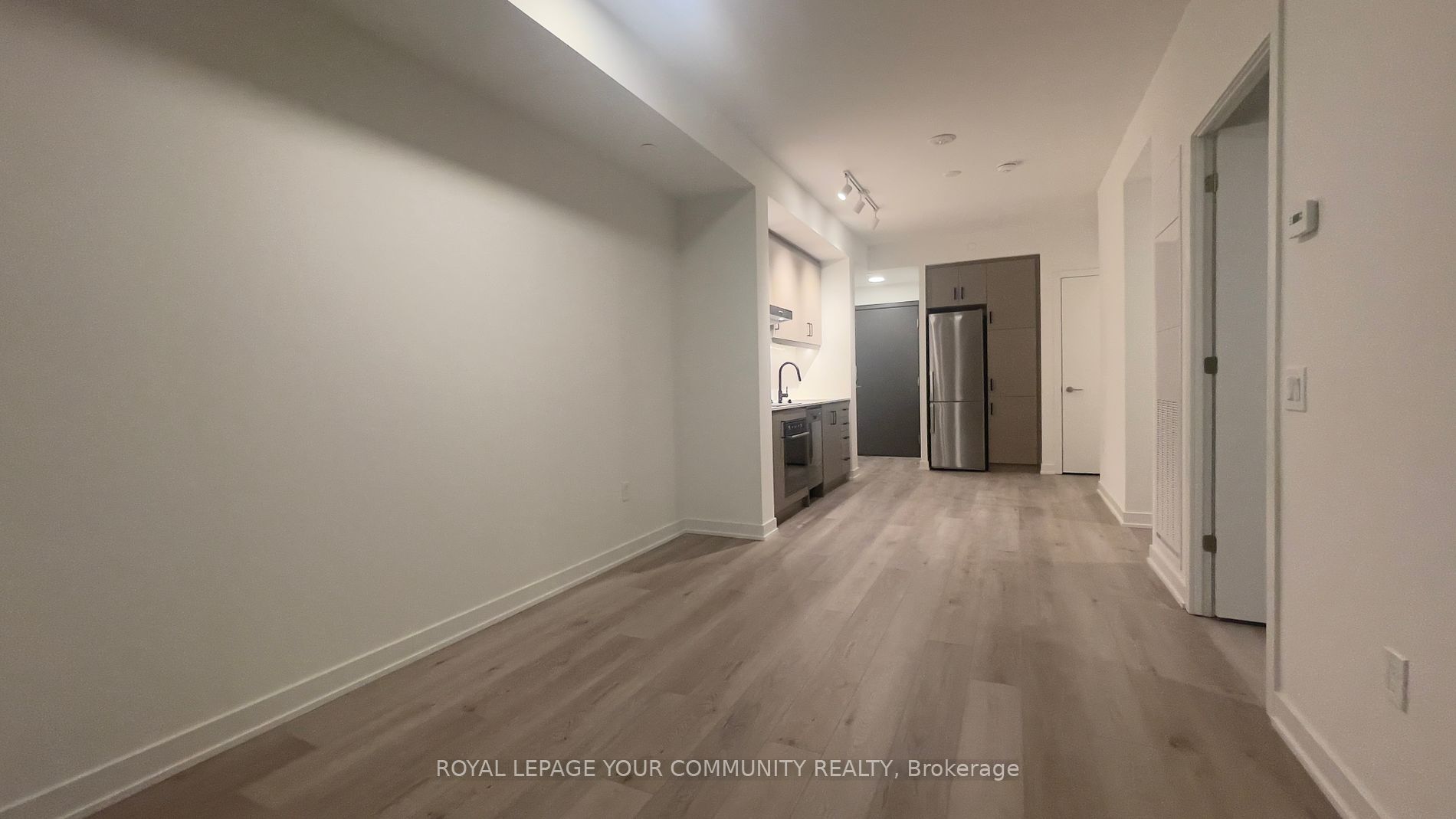 9 Tecumseth St 18 Property Photo 8