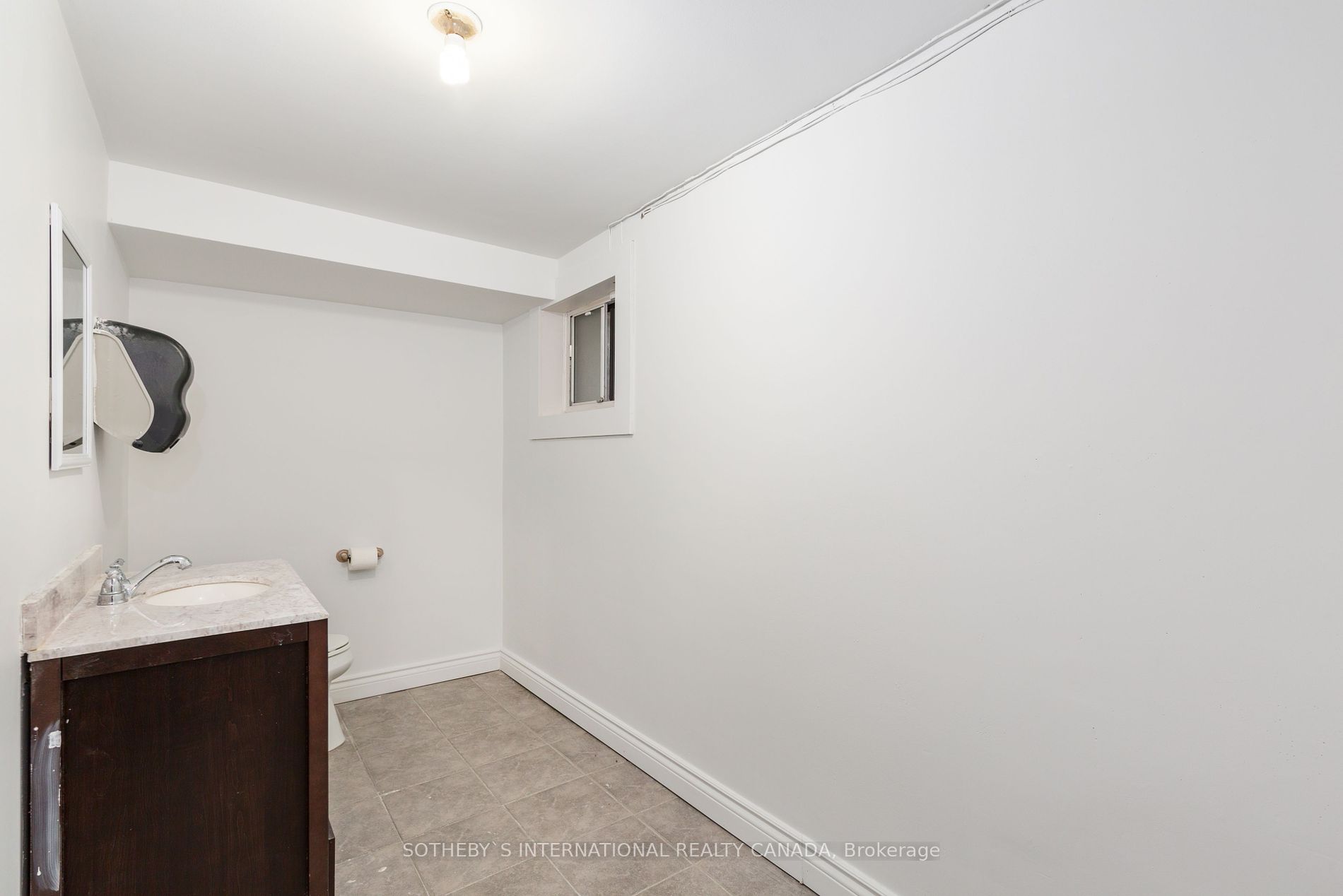 562 Wilson Heights Blvd Property Photo 11