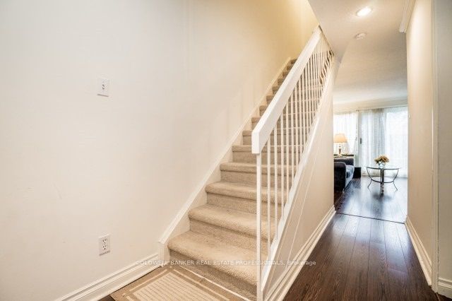 570 Wellington St W 2 Property Photo 5