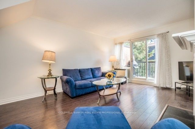 570 Wellington St W 2 Property Photo 9