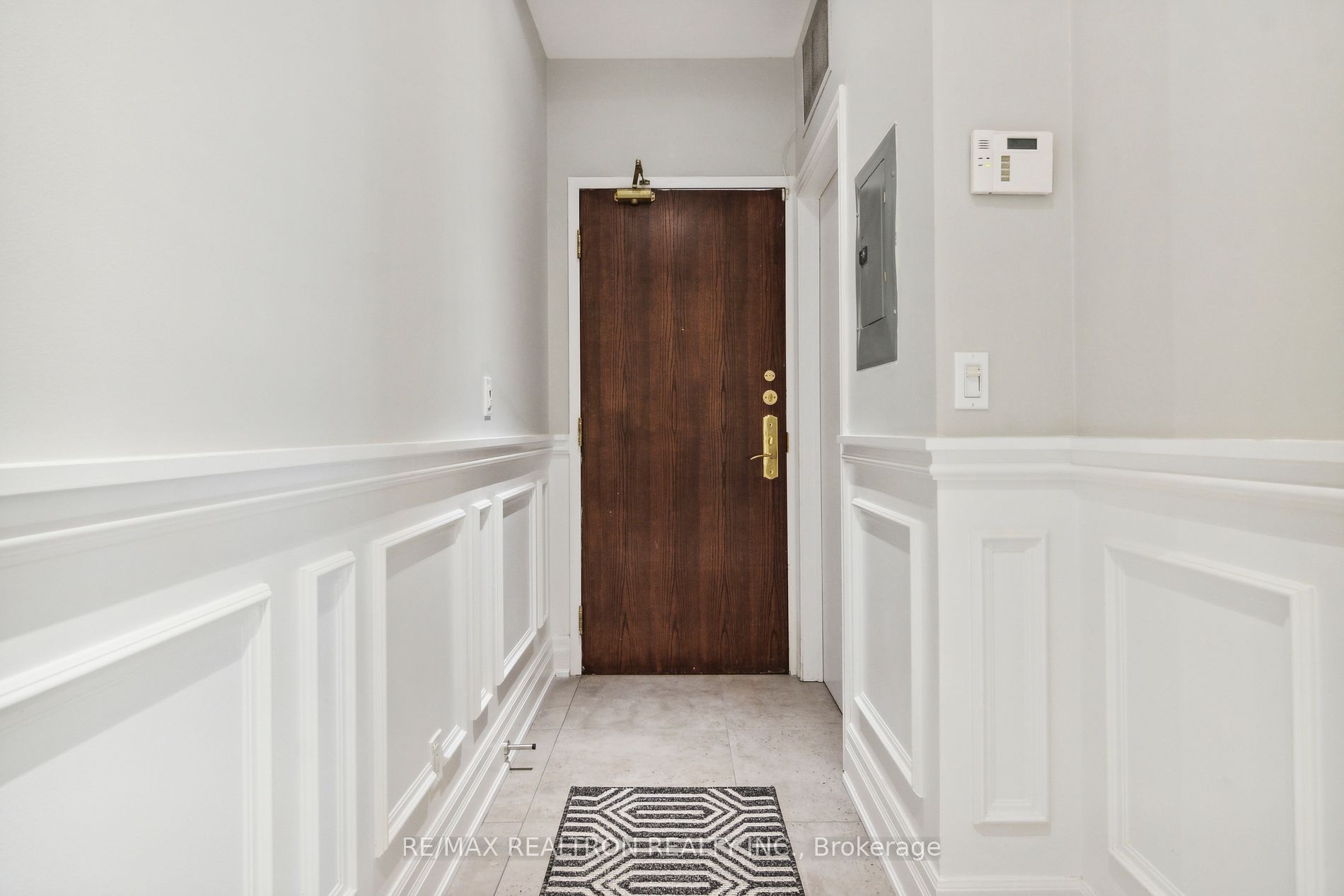 73 Richmond St W Property Photo 5